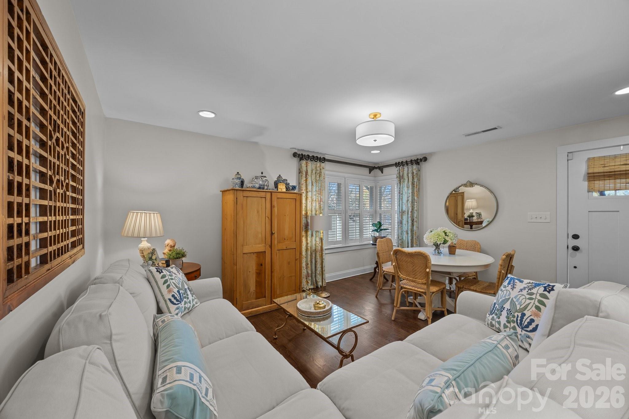106 N Turner Avenue Property Photo 11