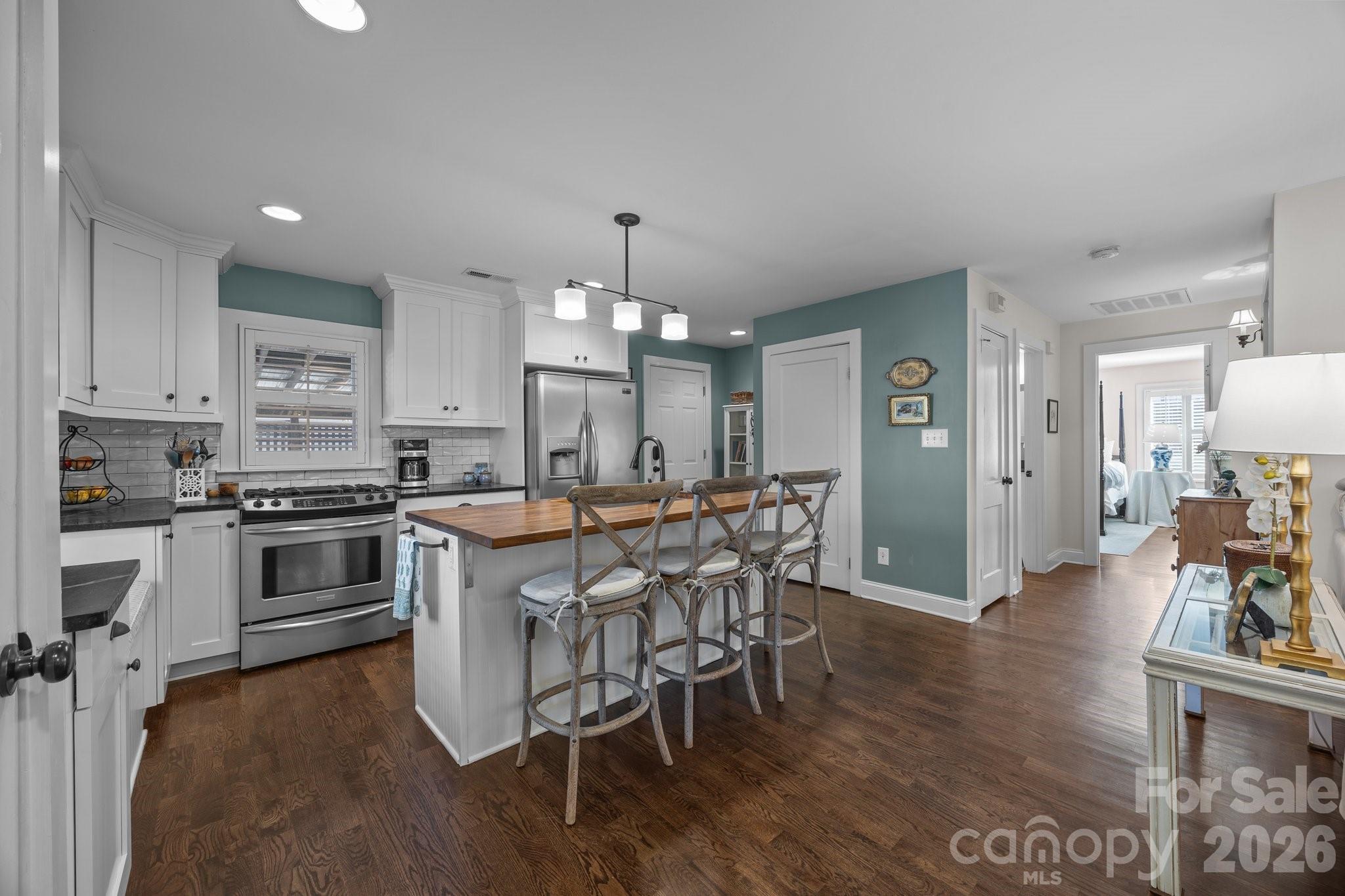 106 N Turner Avenue Property Photo 16