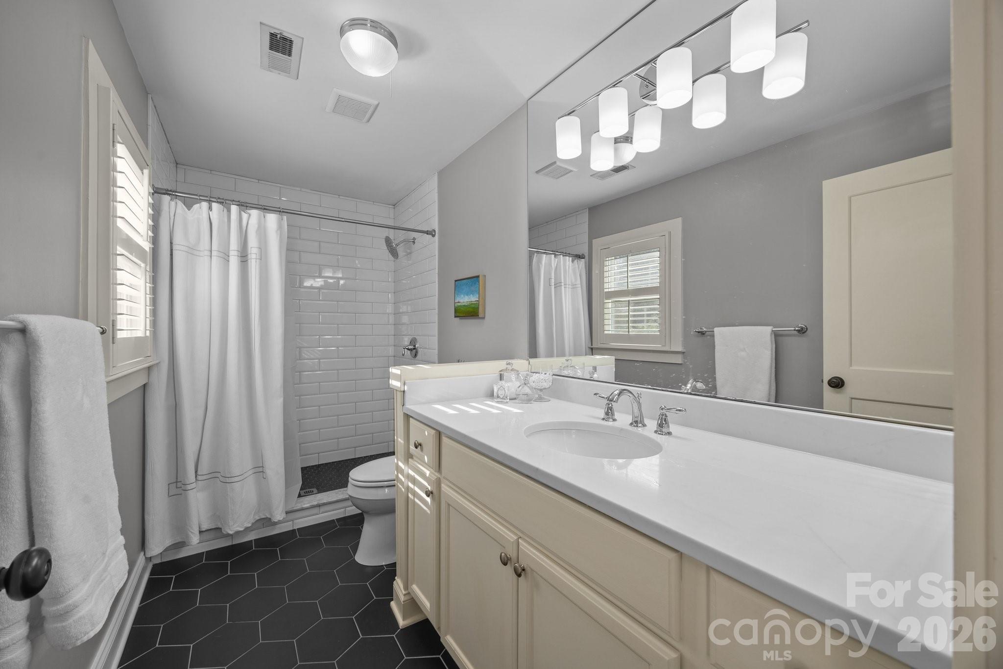106 N Turner Avenue Property Photo 23