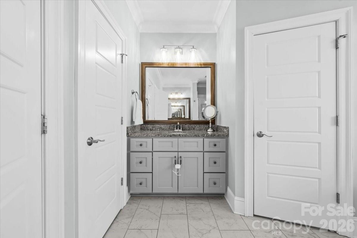7105 Rae Farms Way 10 Property Photo 23