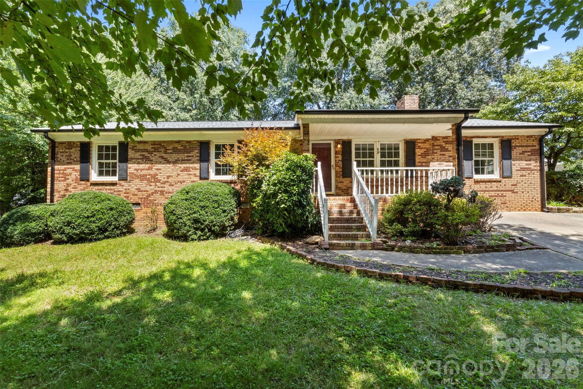320 Amhurst Drive Property Photo 1