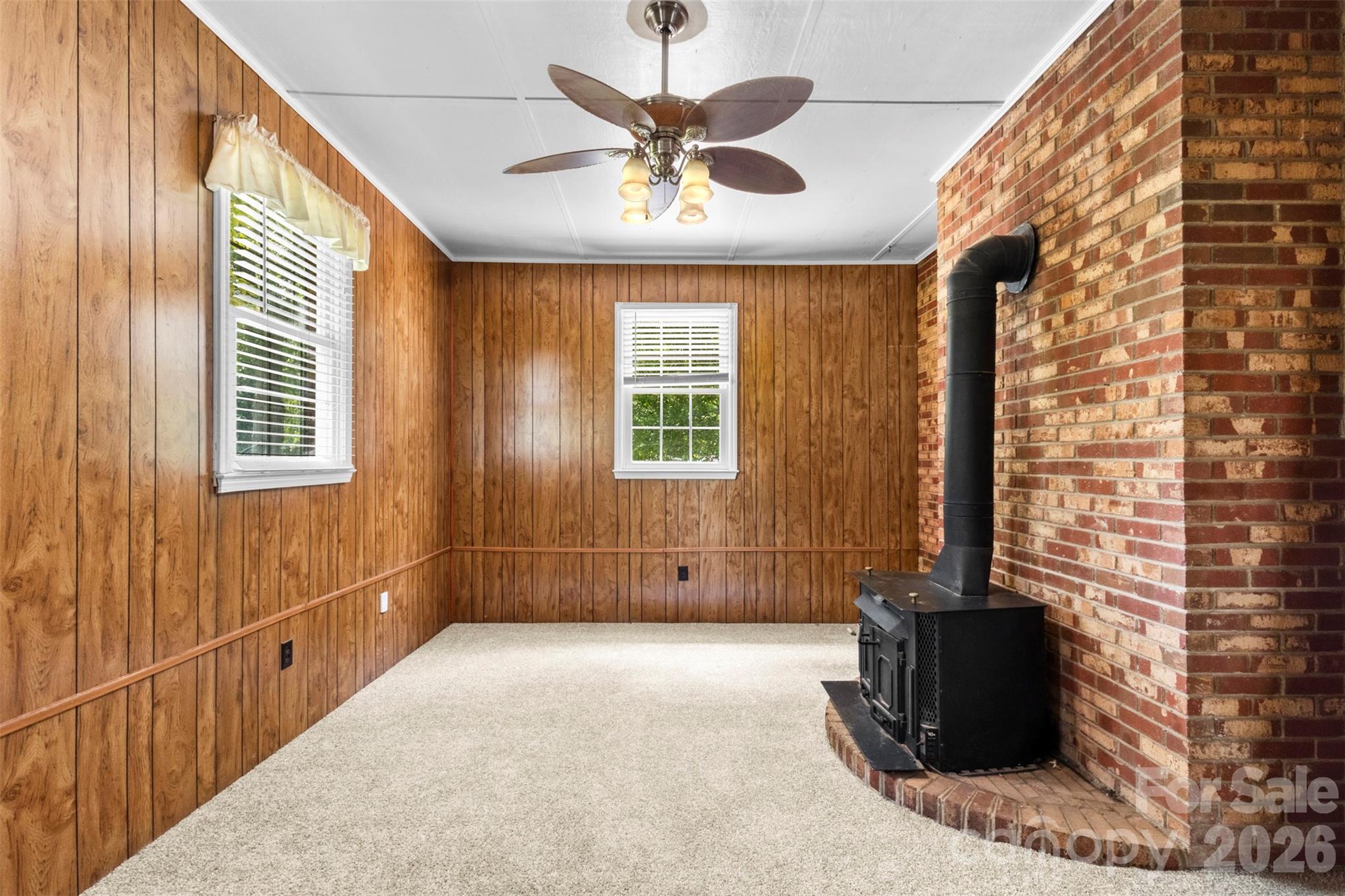 320 Amhurst Drive Property Photo 8