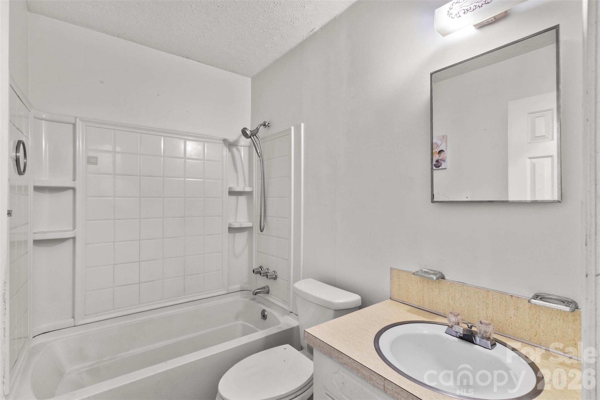 320 Amhurst Drive Property Photo 17