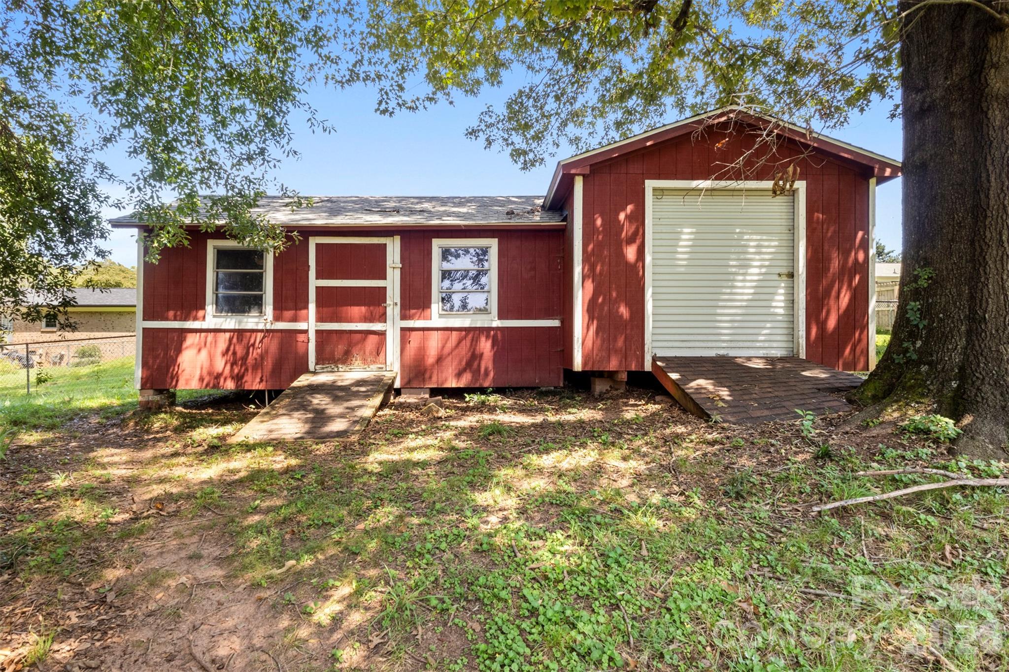 320 Amhurst Drive Property Photo 19
