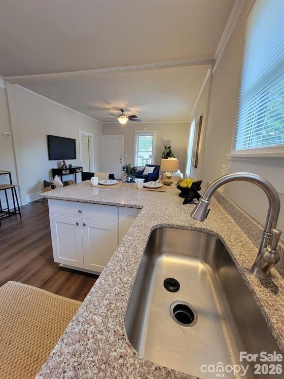 518 Milton L Taylor Street Property Photo 4