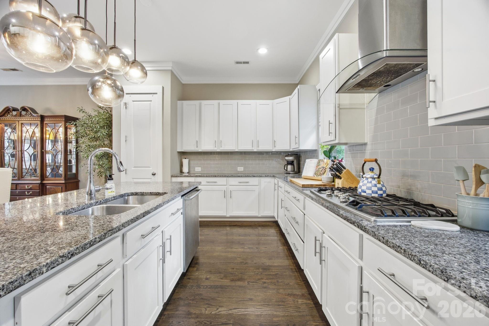 863 Academy Street Property Photo 4