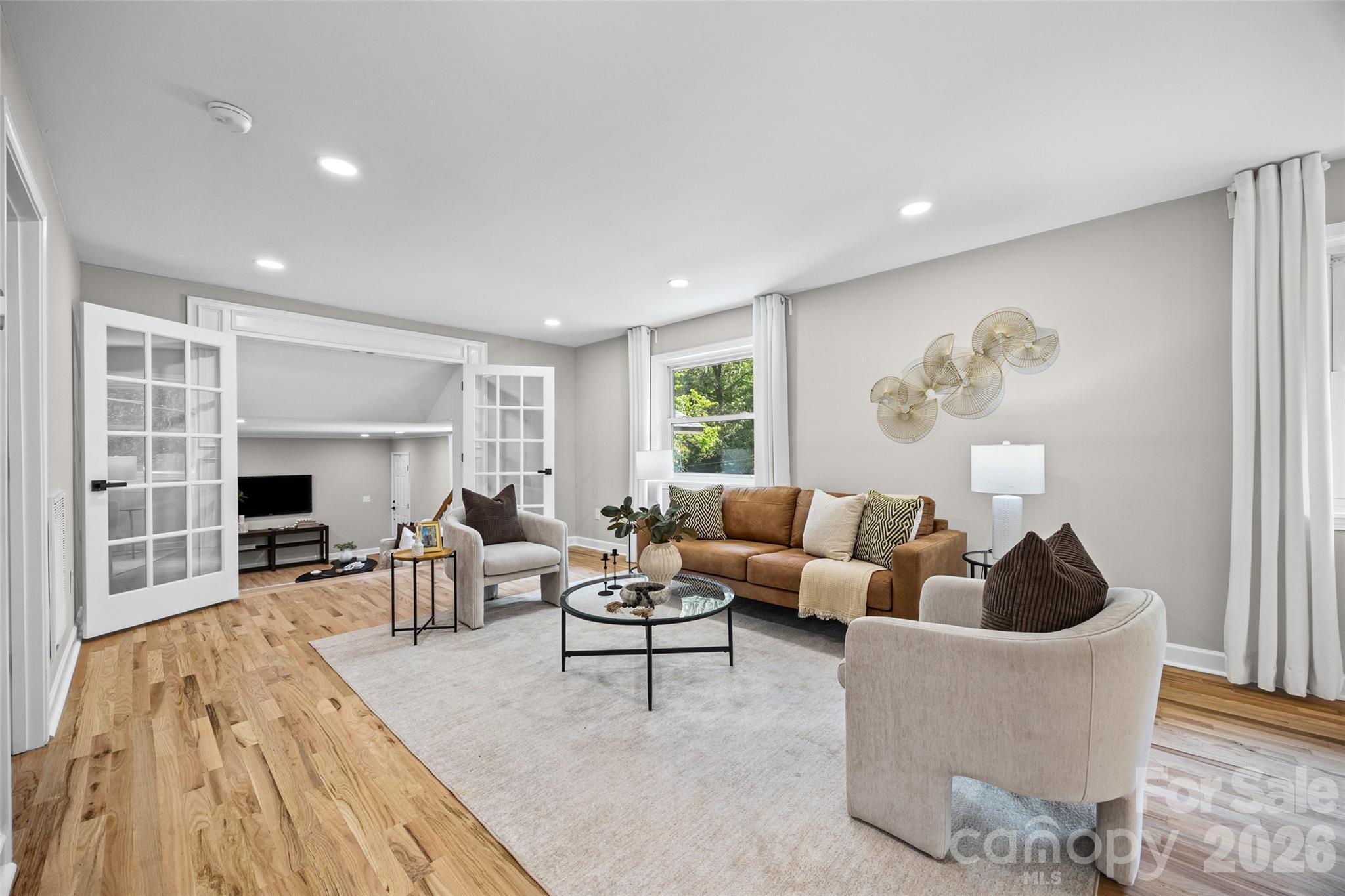 434 Sunnyside Drive Property Photo 4