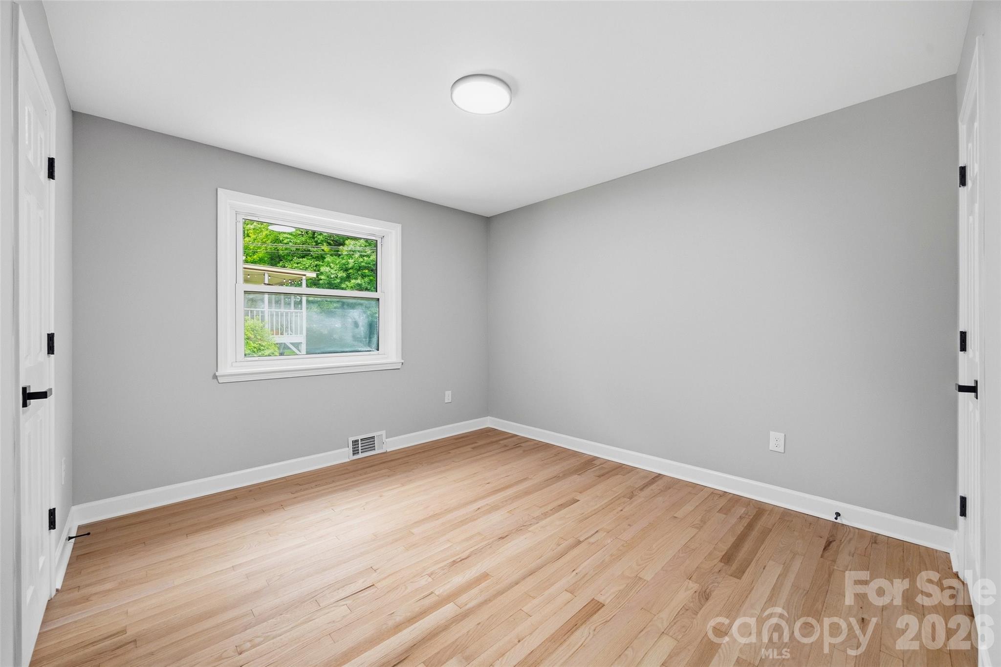 434 Sunnyside Drive Property Photo 16