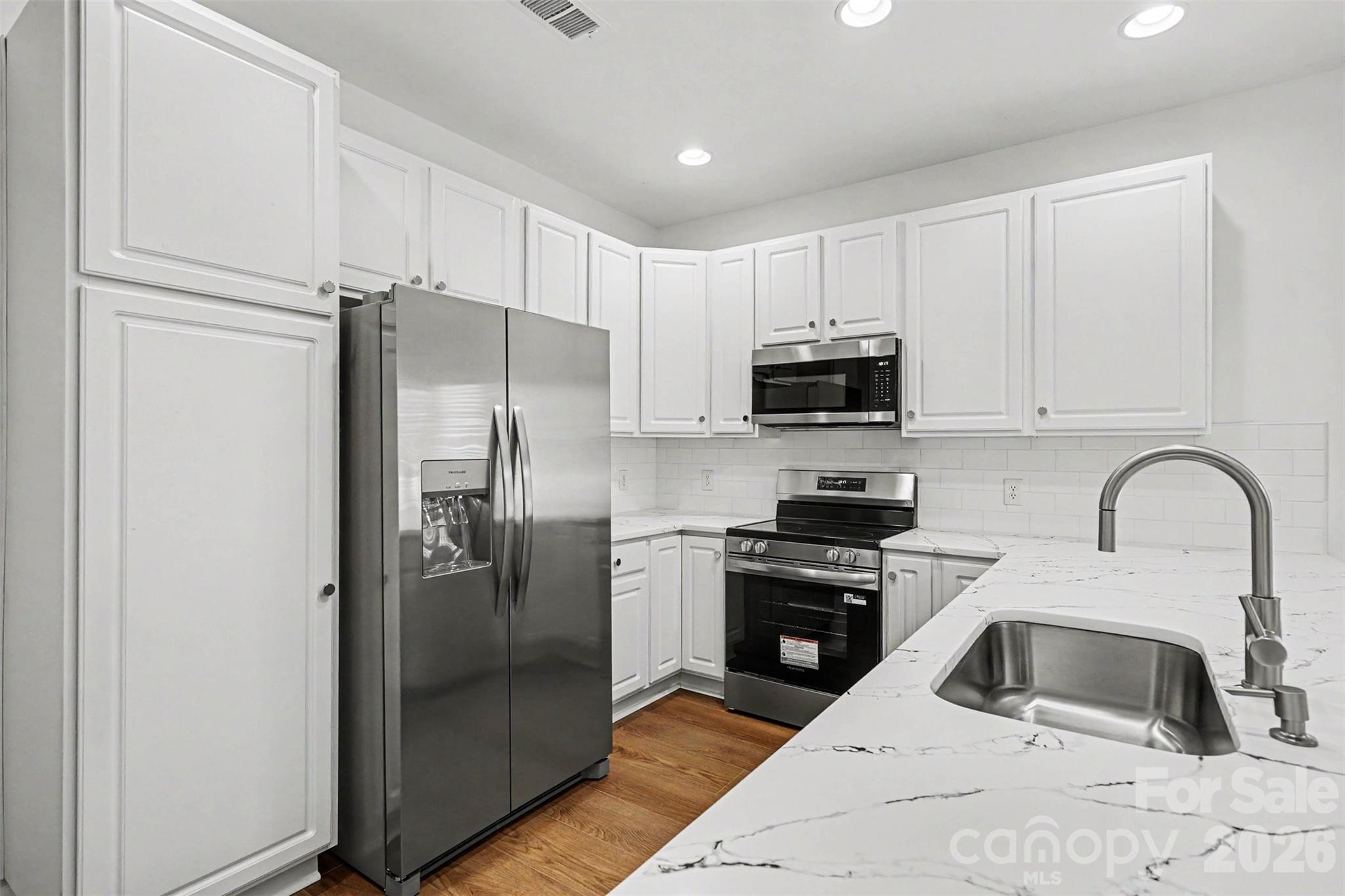 9330 Duckhorn Drive Property Photo 10