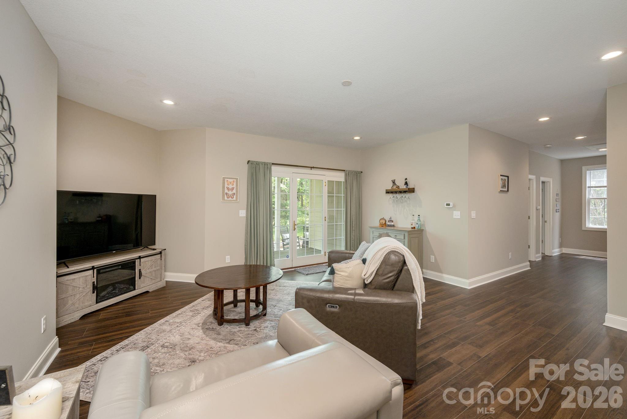 113 Chancery Court Property Photo 32