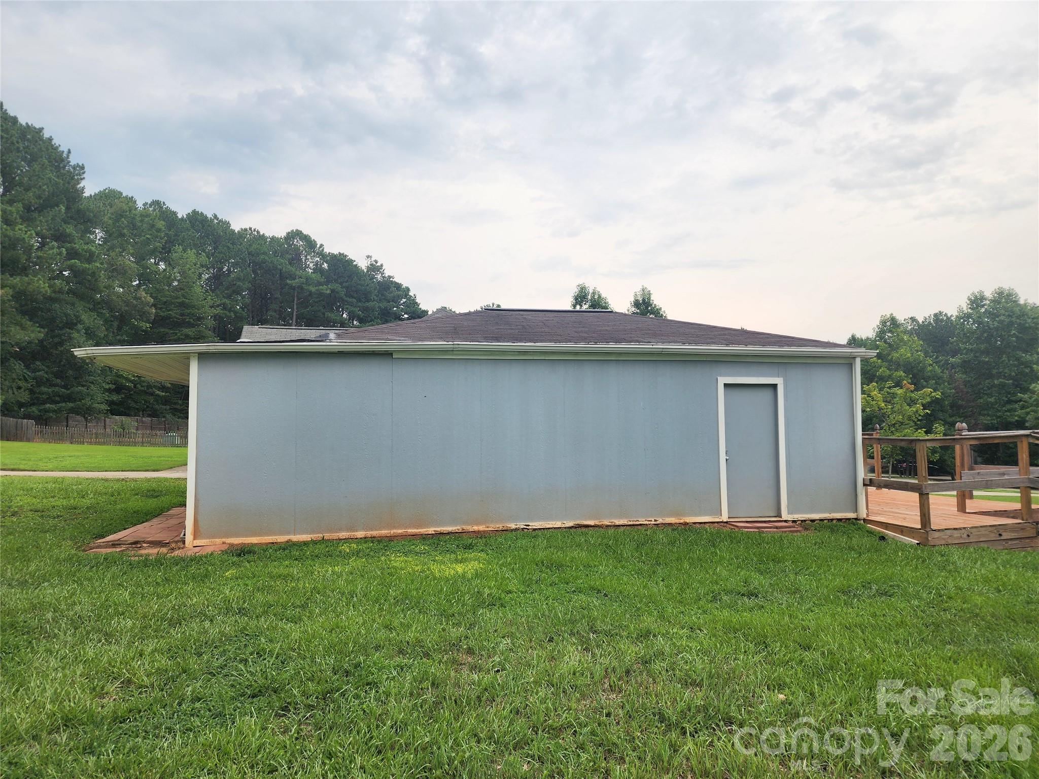 189 Brook Creek Drive Property Photo 7