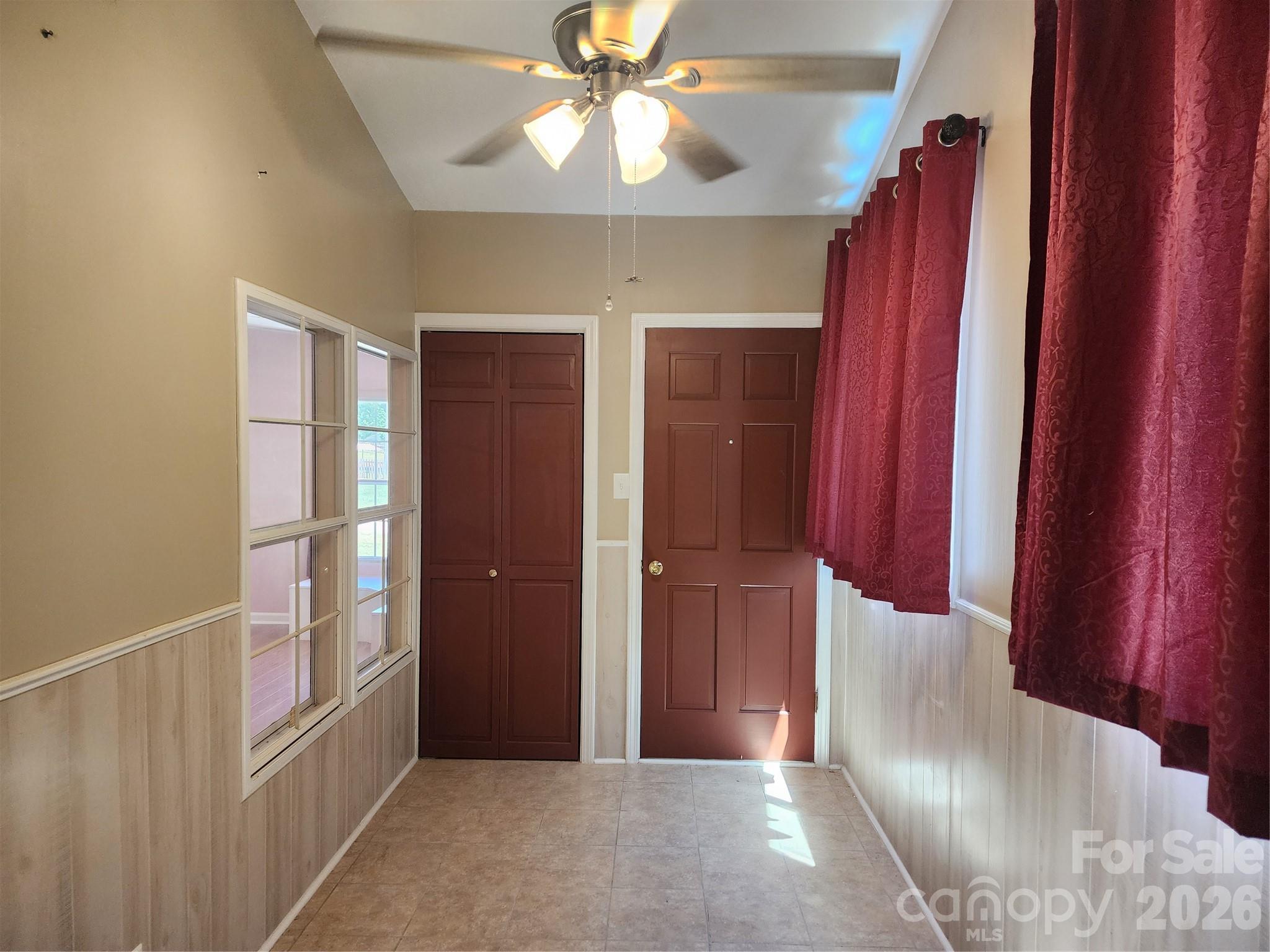189 Brook Creek Drive Property Photo 13