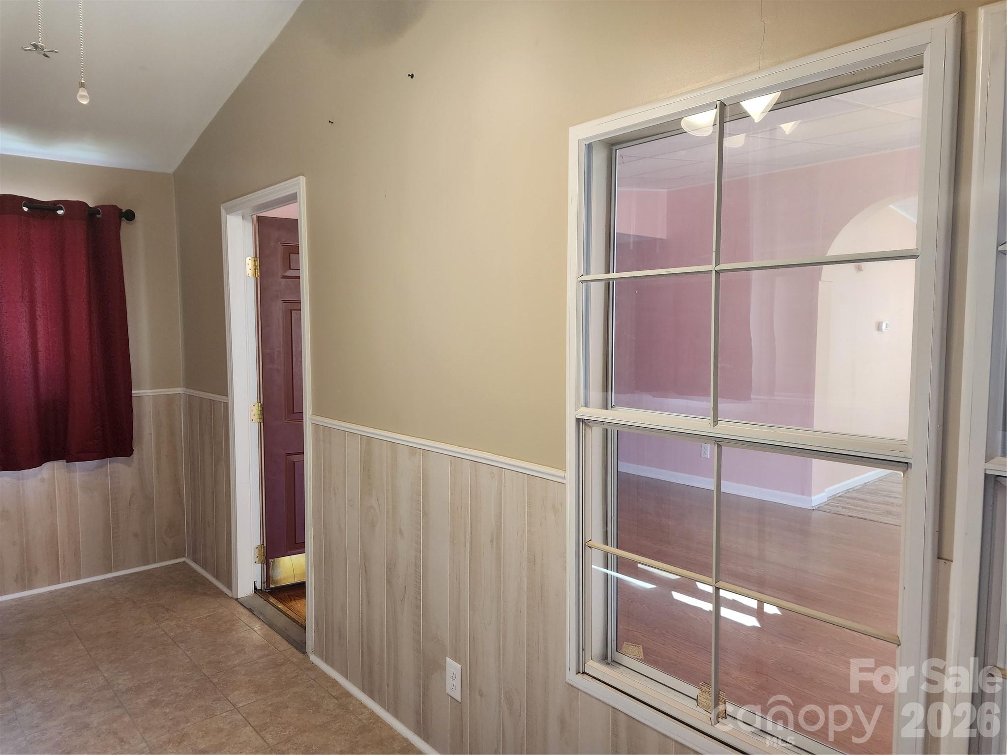 189 Brook Creek Drive Property Photo 14