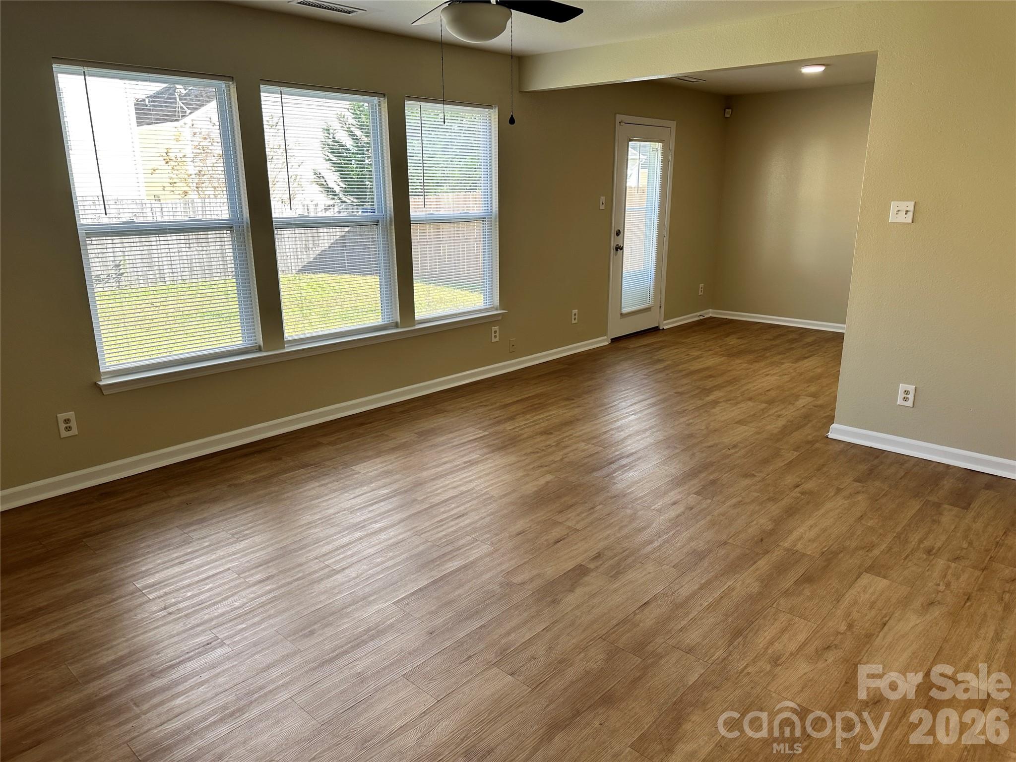3042 Meadow Knoll Drive Property Photo 2