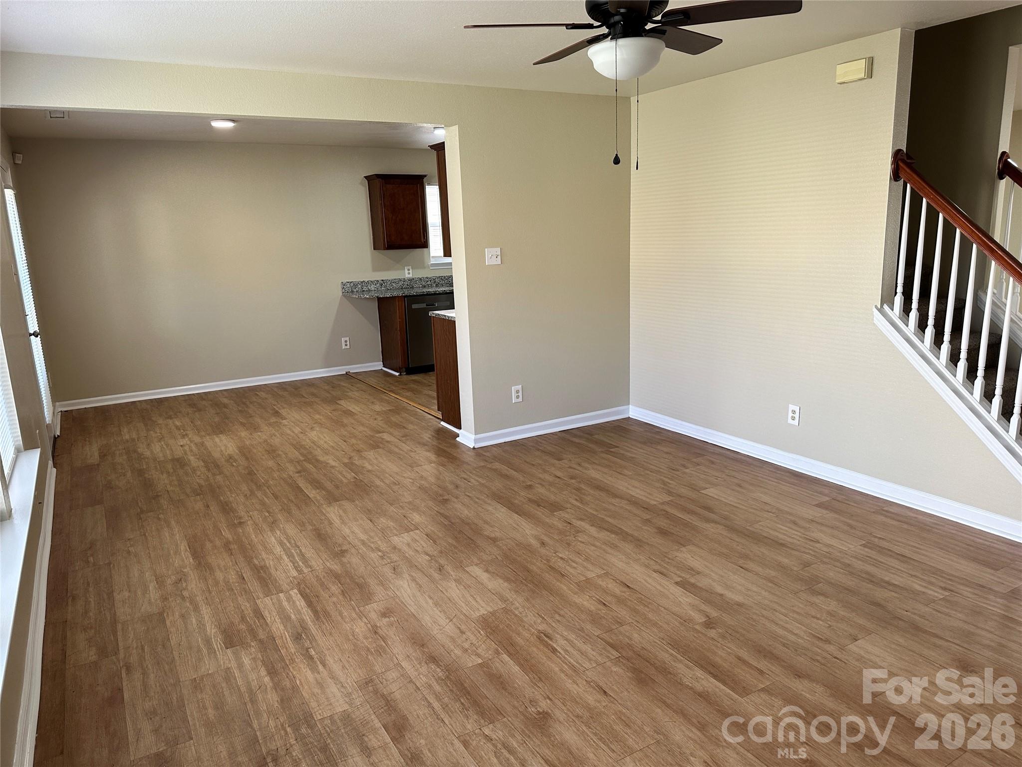 3042 Meadow Knoll Drive Property Photo 3