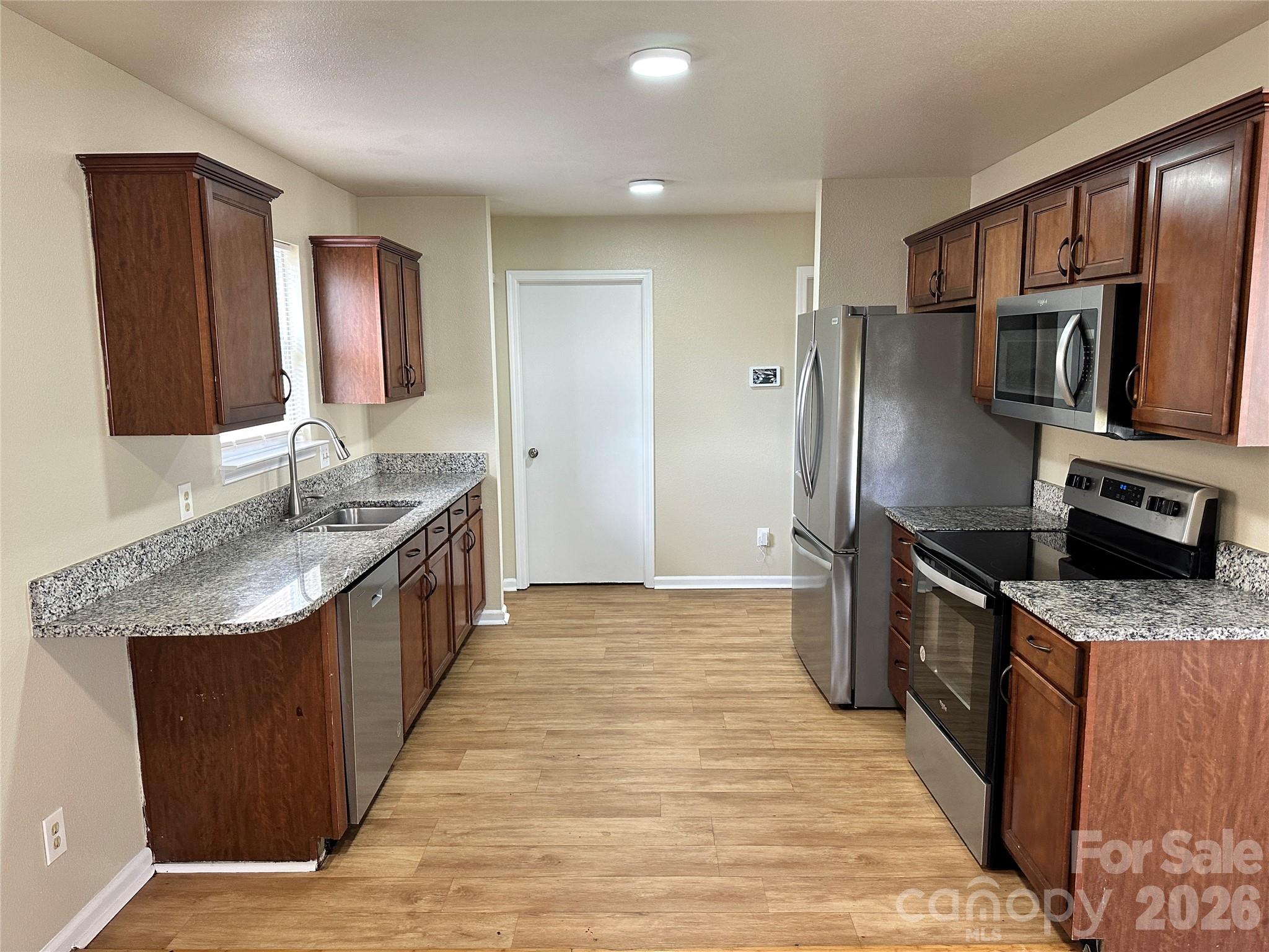 3042 Meadow Knoll Drive Property Photo 6