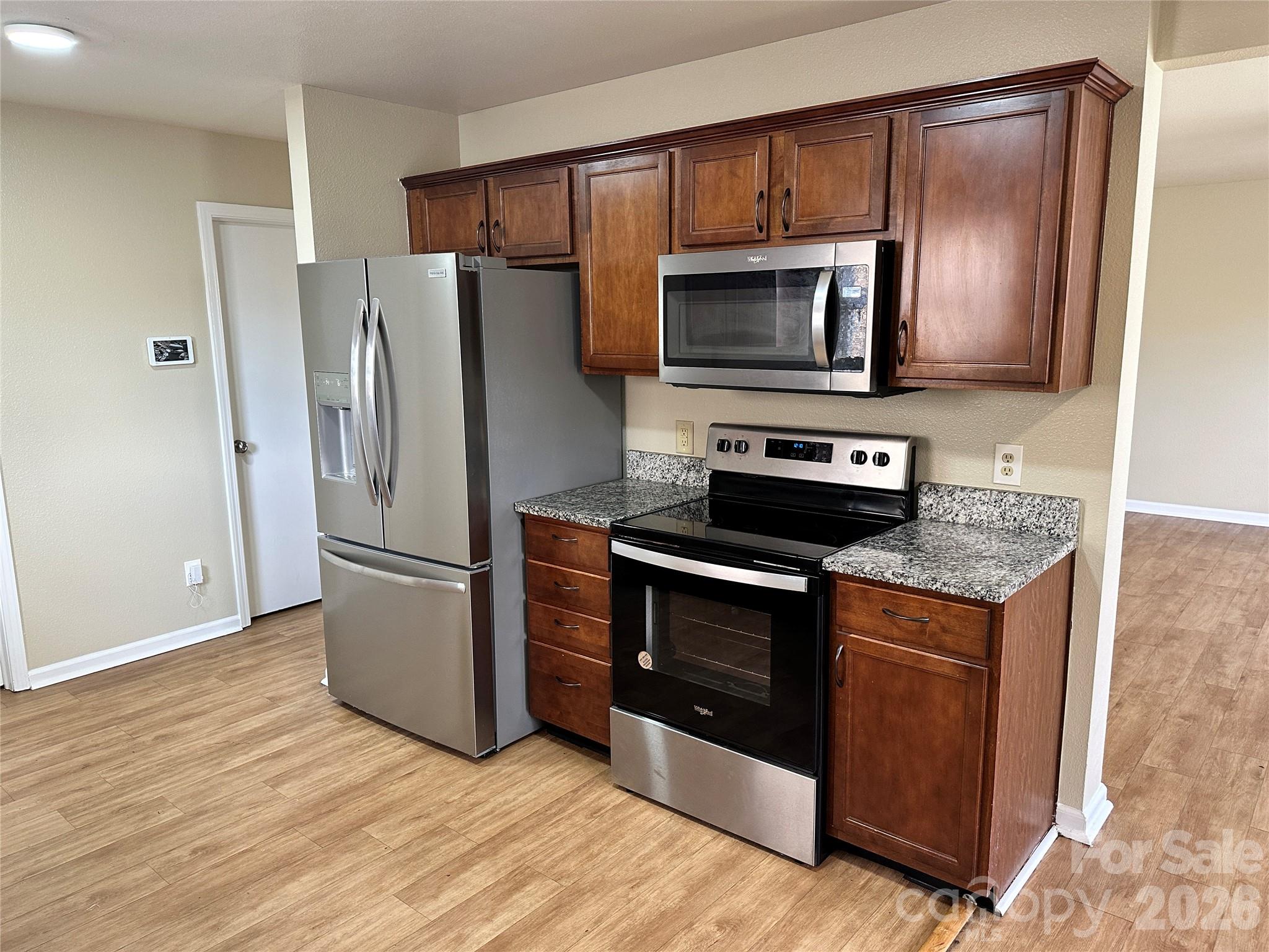 3042 Meadow Knoll Drive Property Photo 7