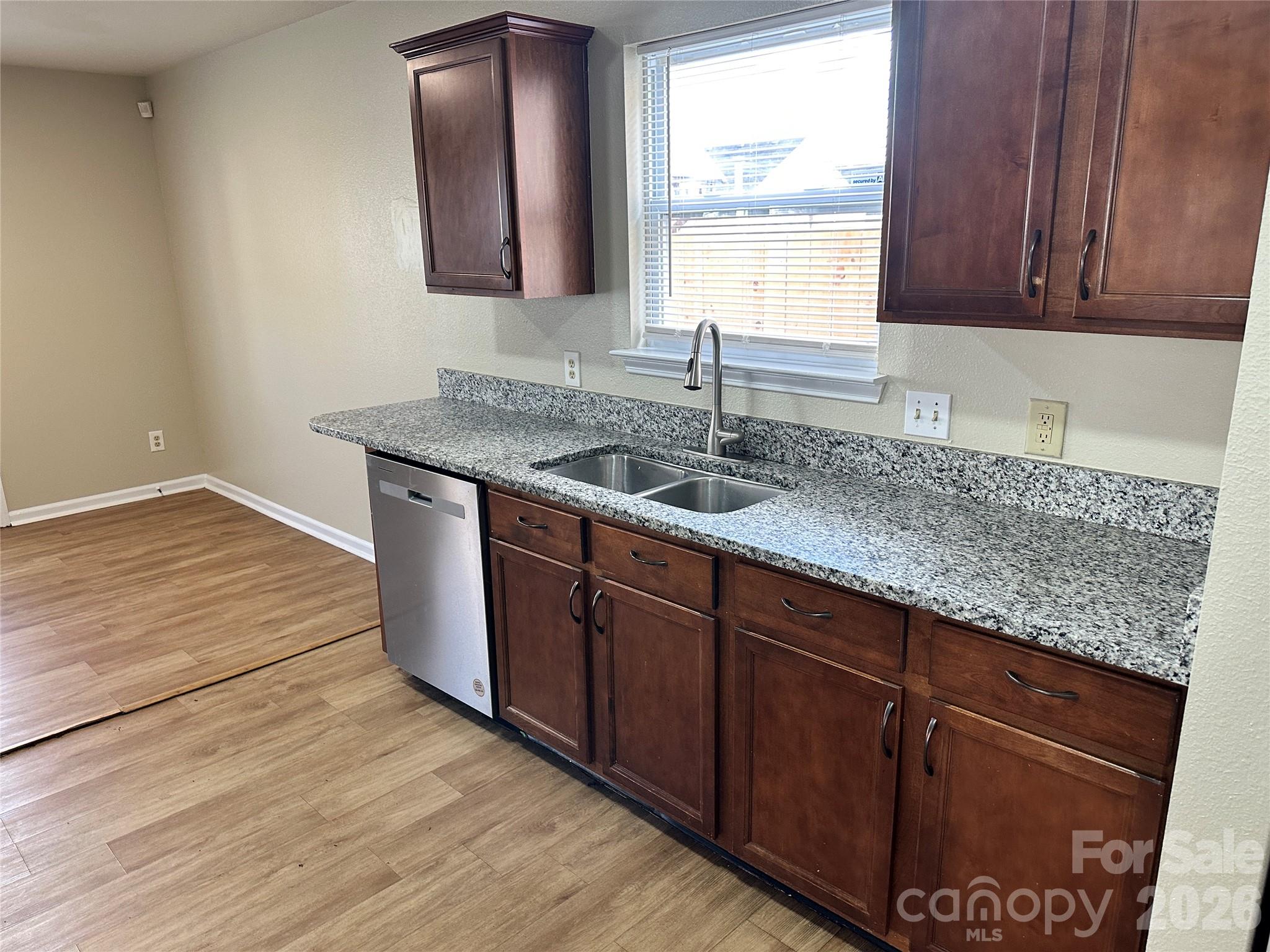 3042 Meadow Knoll Drive Property Photo 9