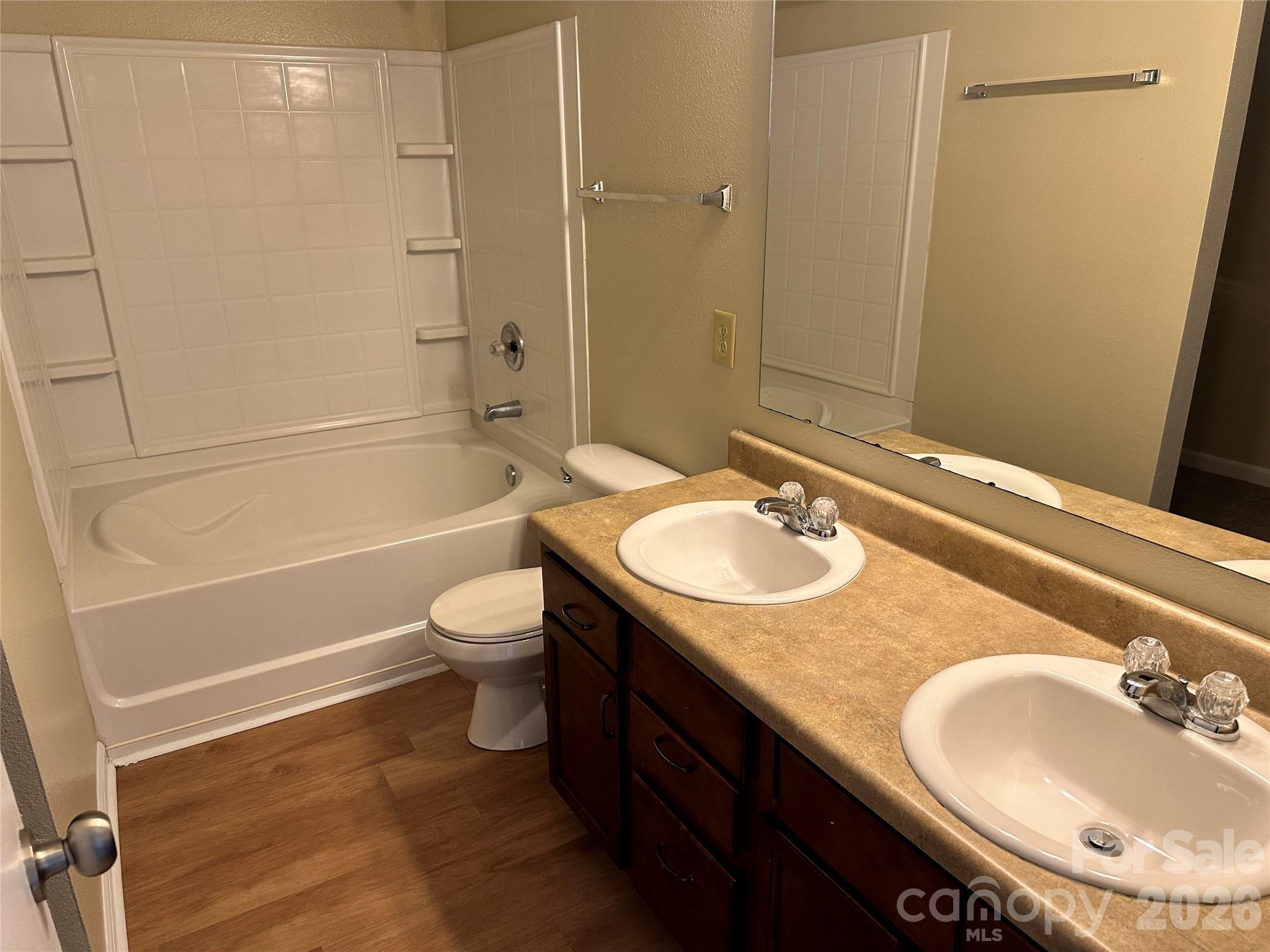 3042 Meadow Knoll Drive Property Photo 14