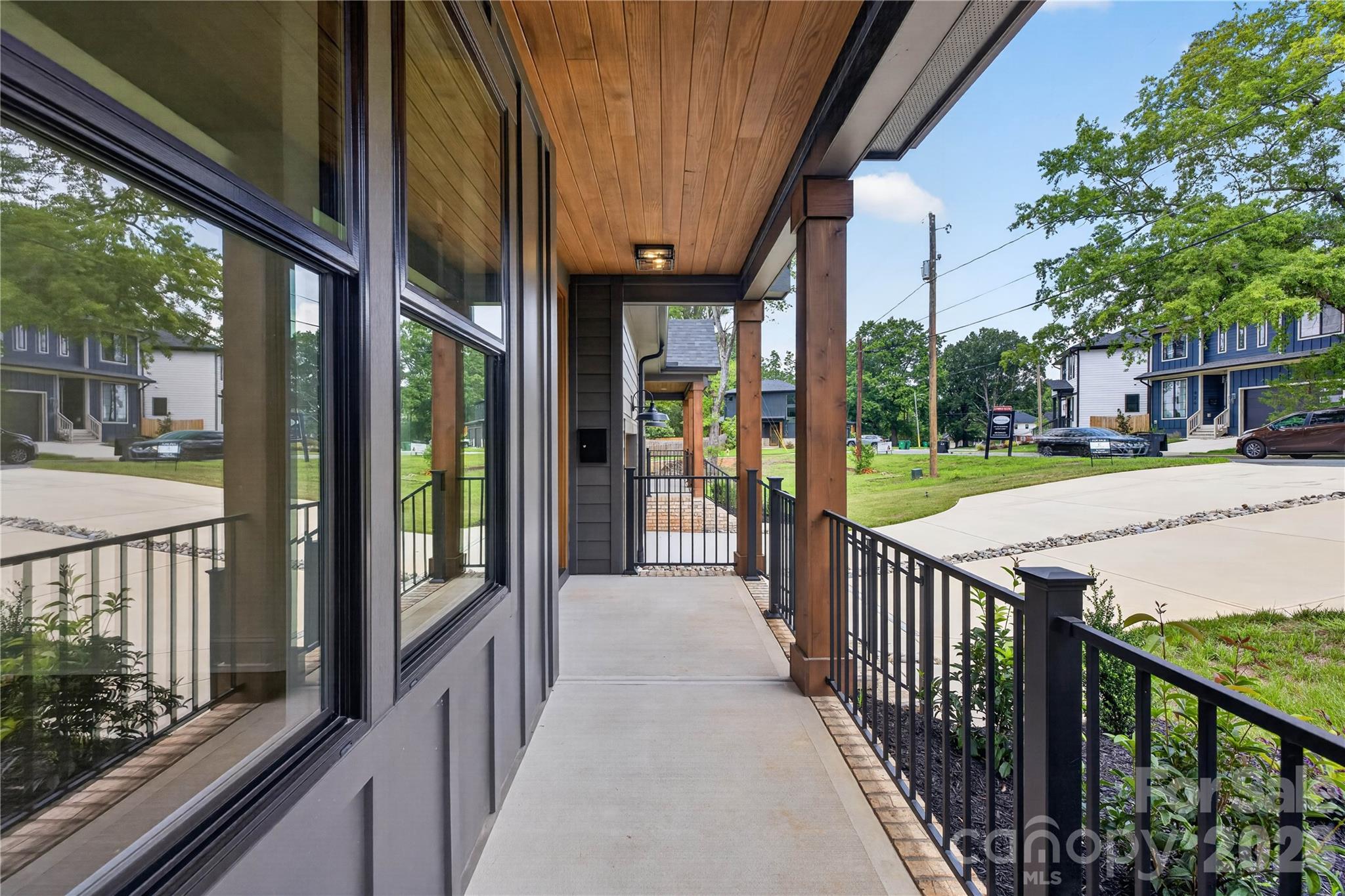 417 W Cama Street Property Photo 5