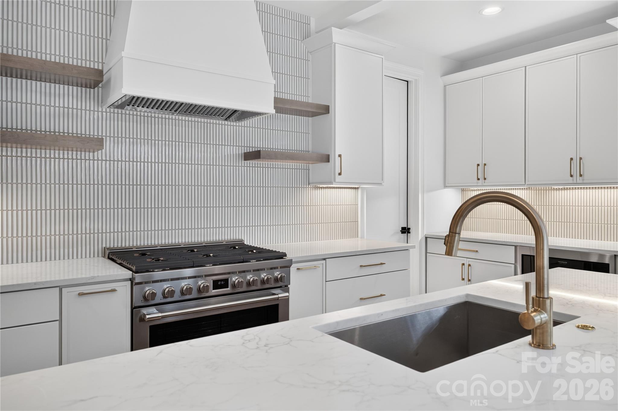 417 W Cama Street Property Photo 13
