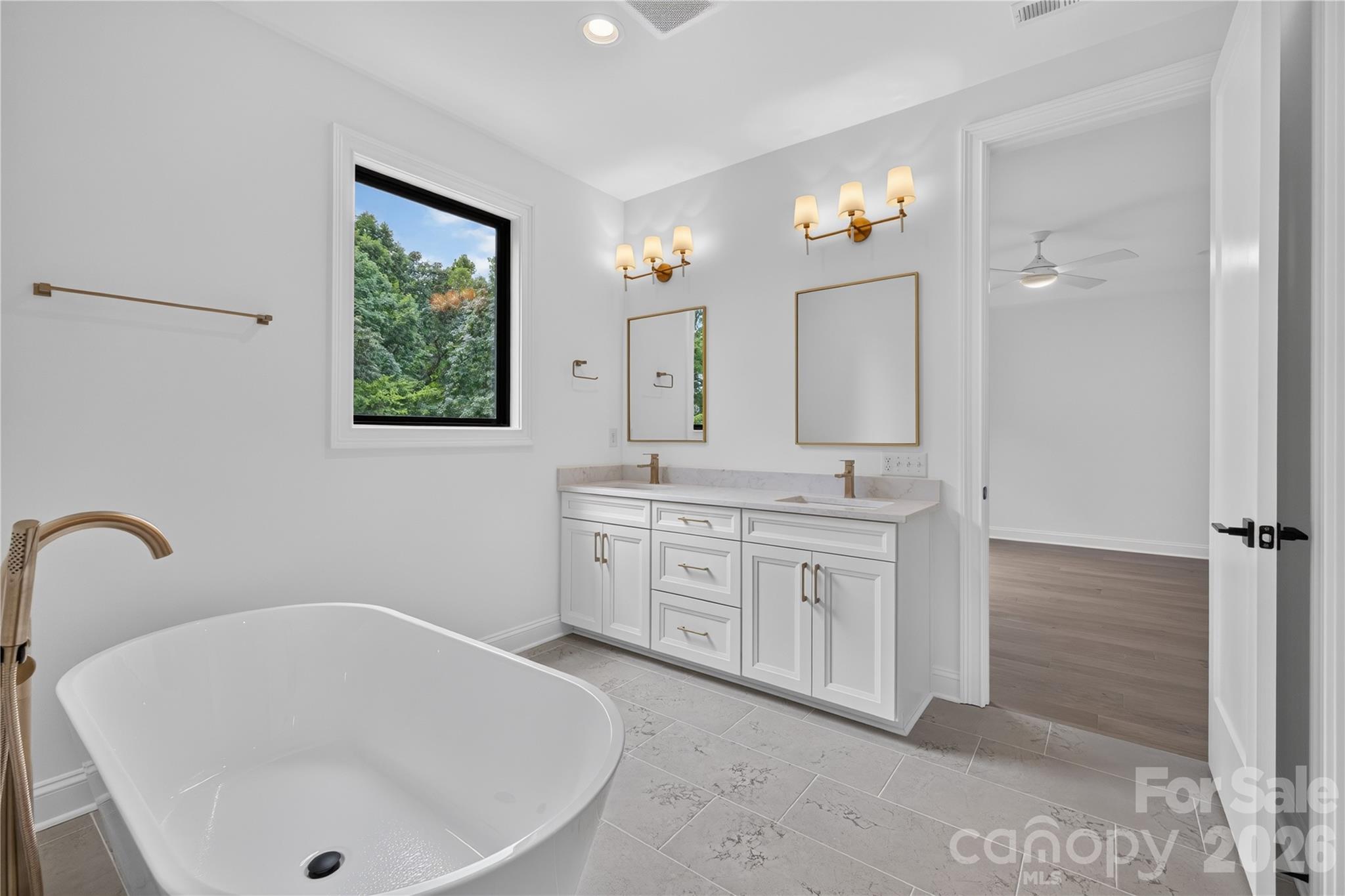 417 W Cama Street Property Photo 24