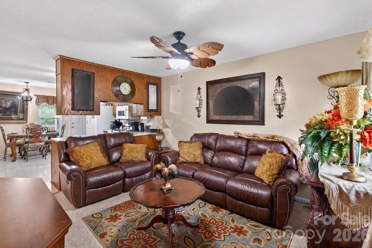 634 Hillcrest Drive 6 Property Photo 3