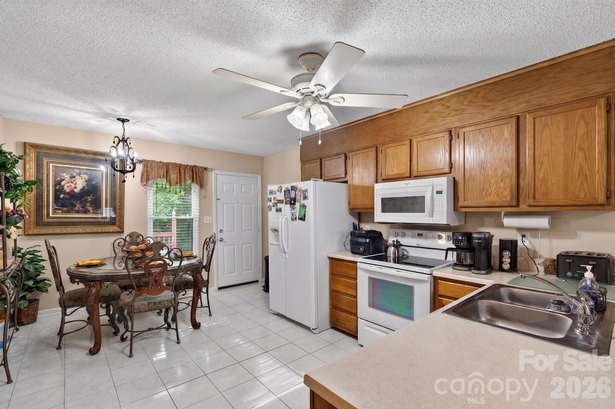 634 Hillcrest Drive 6 Property Photo 7