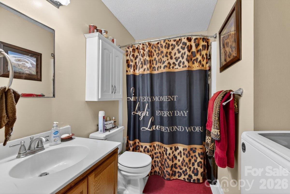 634 Hillcrest Drive 6 Property Photo 12