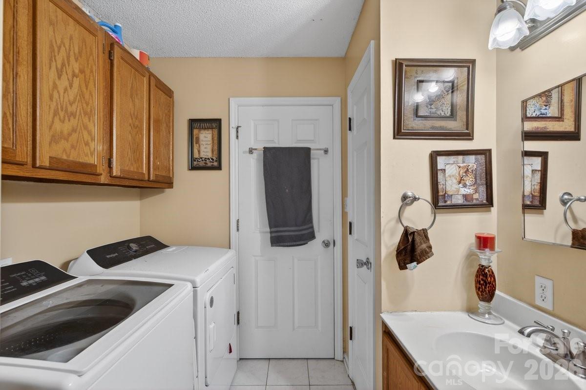 634 Hillcrest Drive 6 Property Photo 13