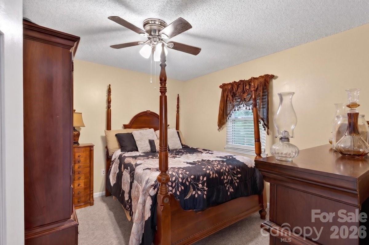 634 Hillcrest Drive 6 Property Photo 17