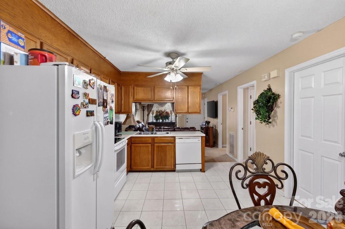634 Hillcrest Drive 6 Property Photo 18