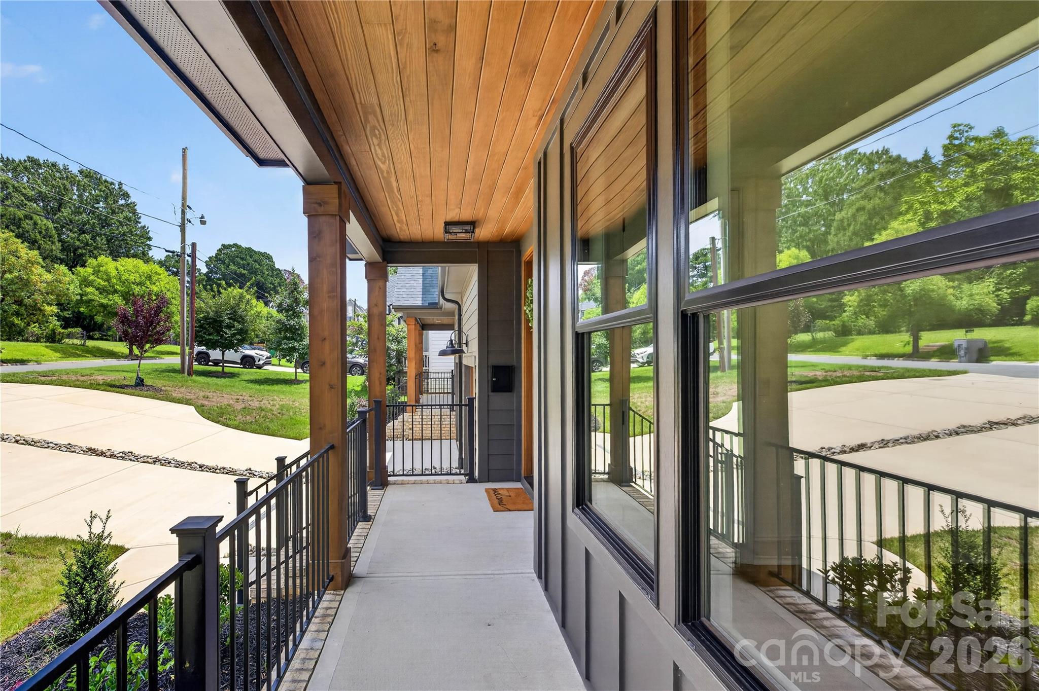 421 W Cama Street Property Photo 5