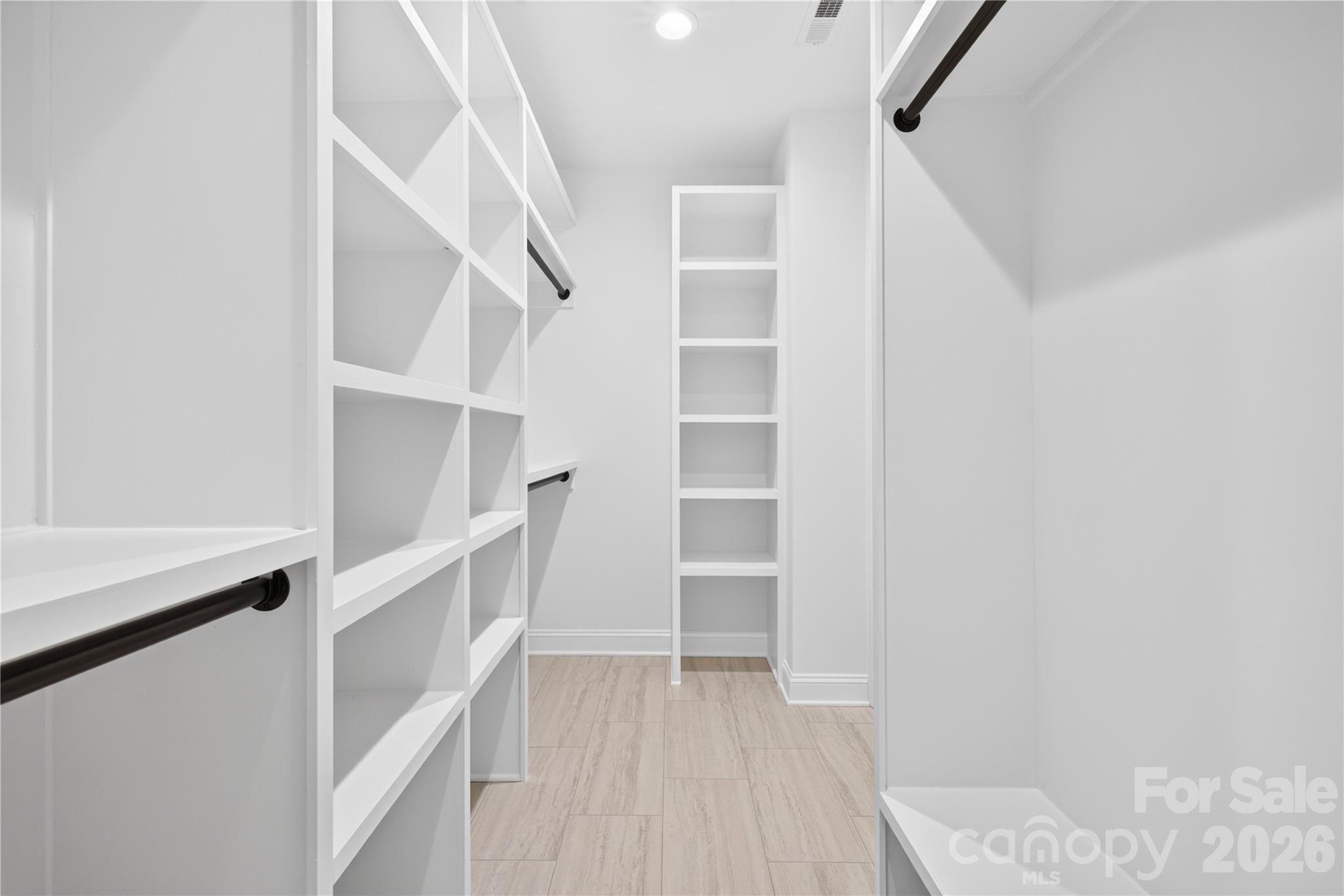 421 W Cama Street Property Photo 33
