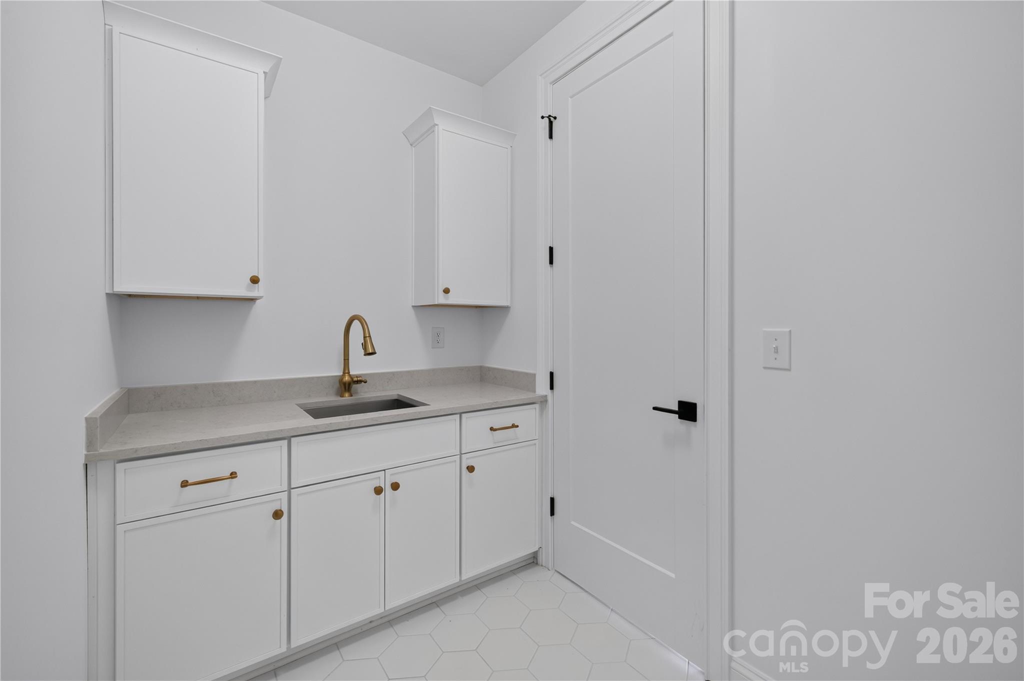 421 W Cama Street Property Photo 37