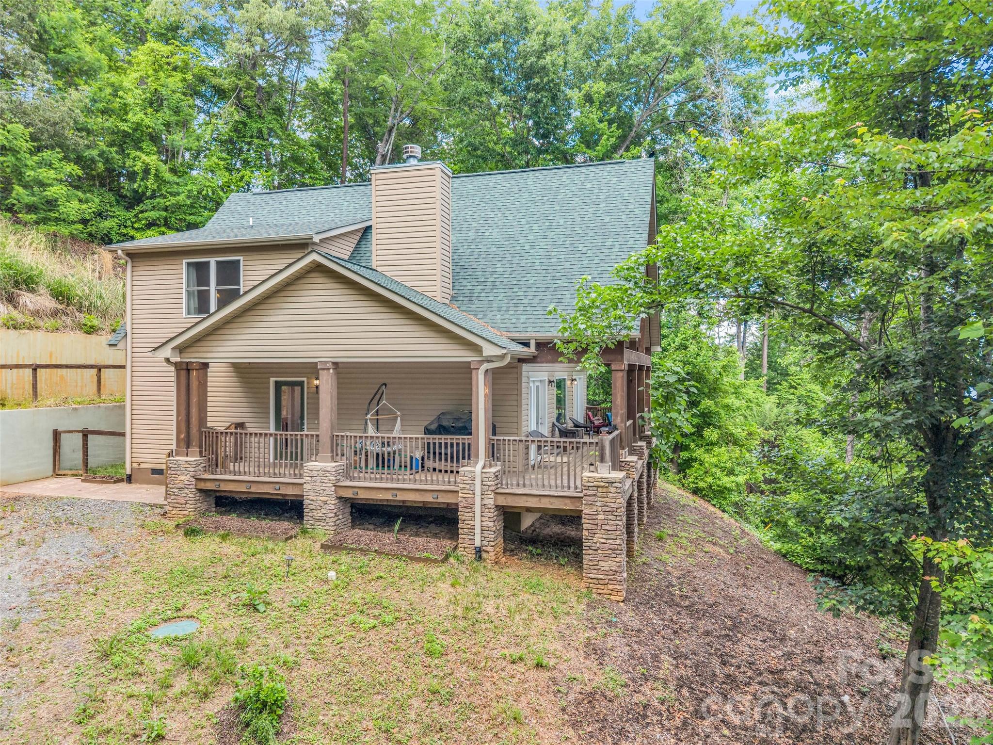 227 Snug Harbor Circle Property Photo 2