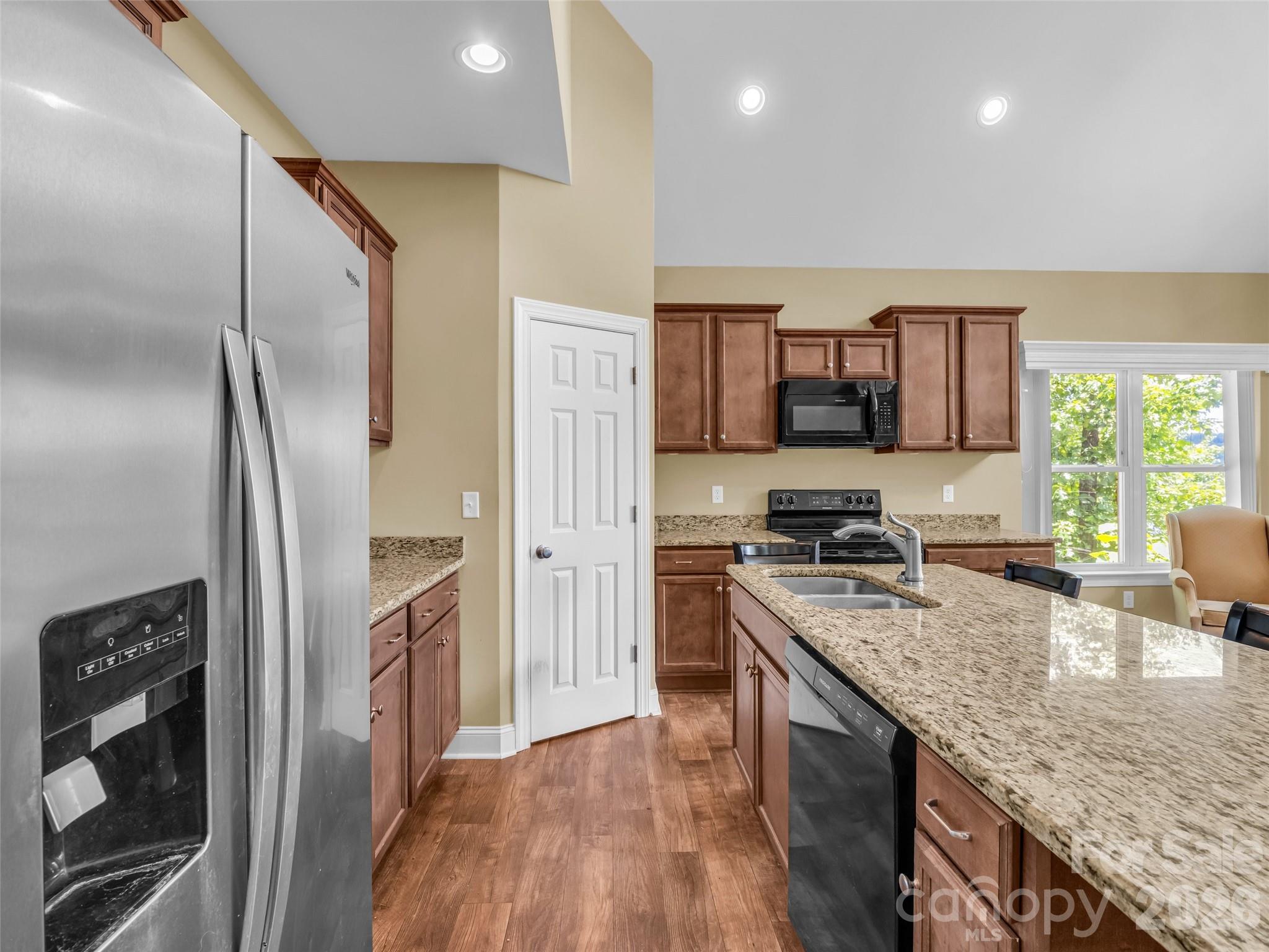 227 Snug Harbor Circle Property Photo 33