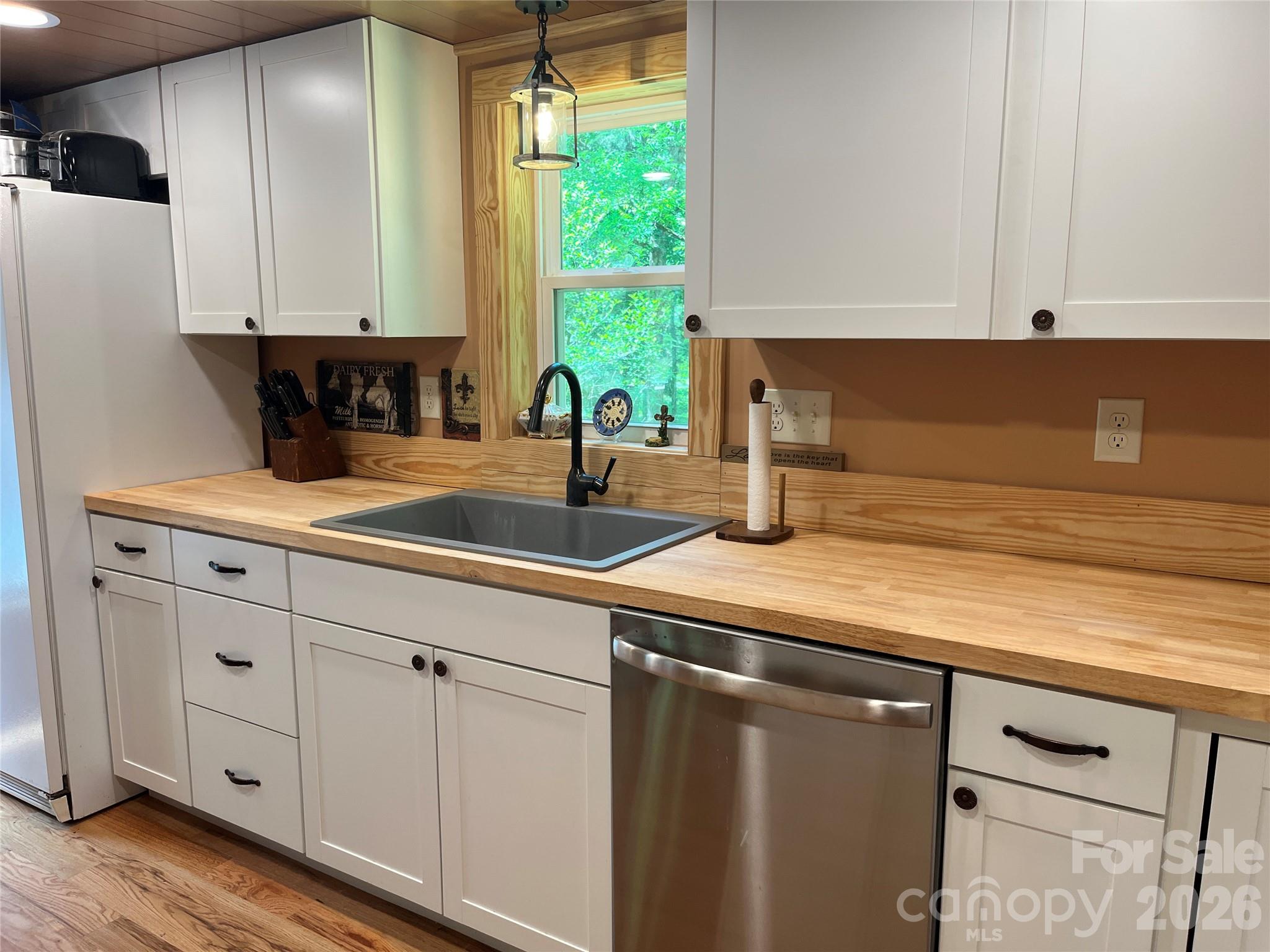 183 Cedarberry Glen Property Photo 9