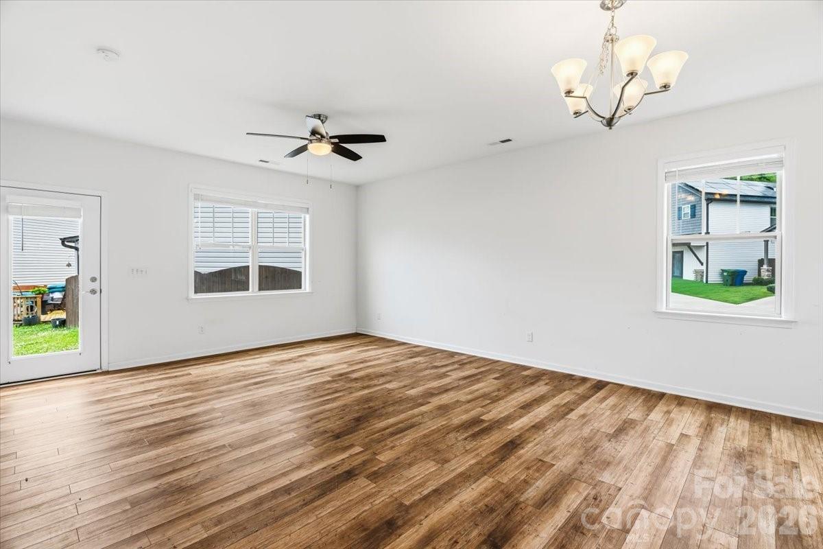 226 Cardwell Lane Property Photo 9