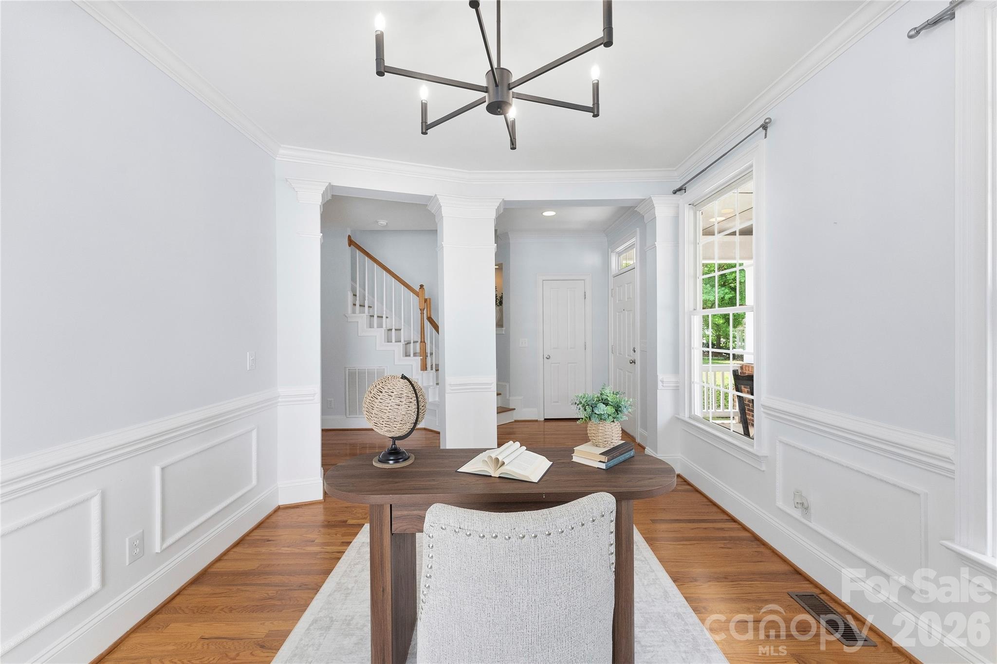 1348 Barnett Woods Crossing Property Photo 8