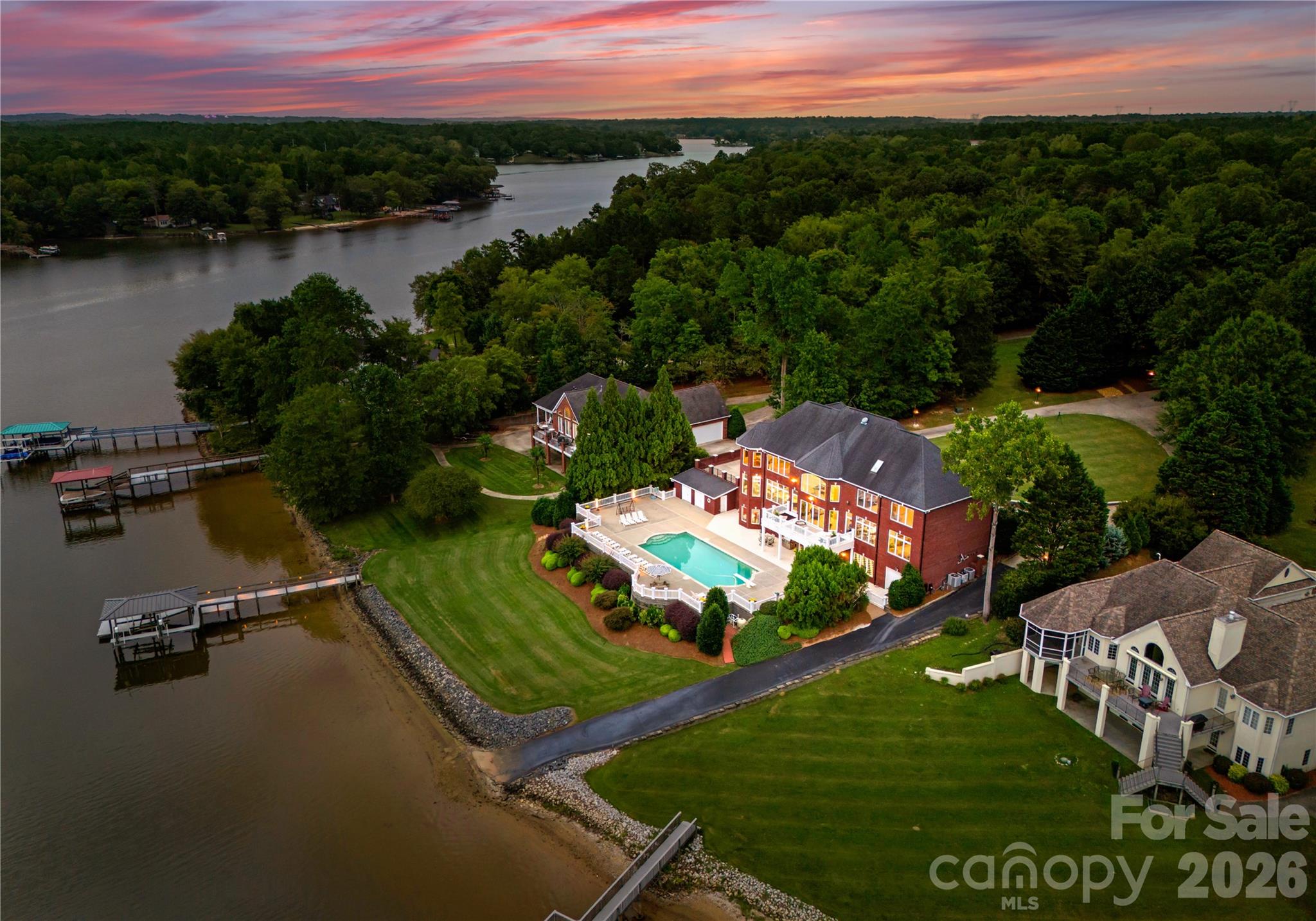 249 Blue Heron Drive Property Photo 3