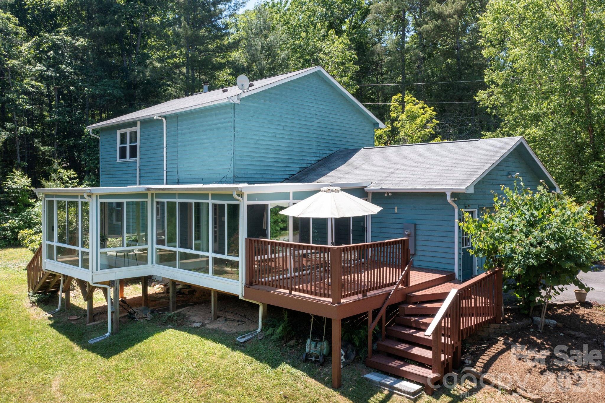 109 Lovers Loop Road Property Photo 1