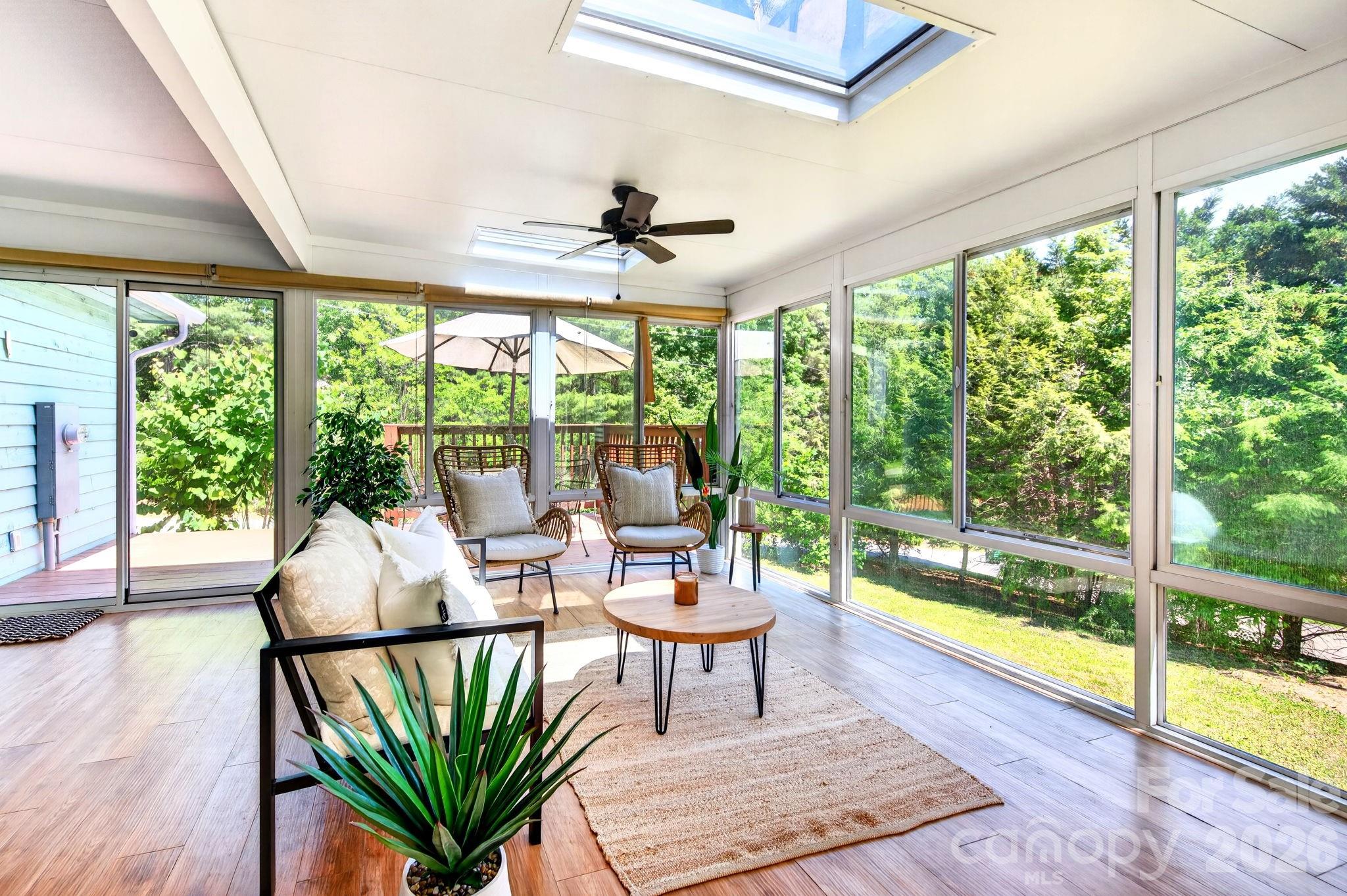 109 Lovers Loop Road Property Photo 2