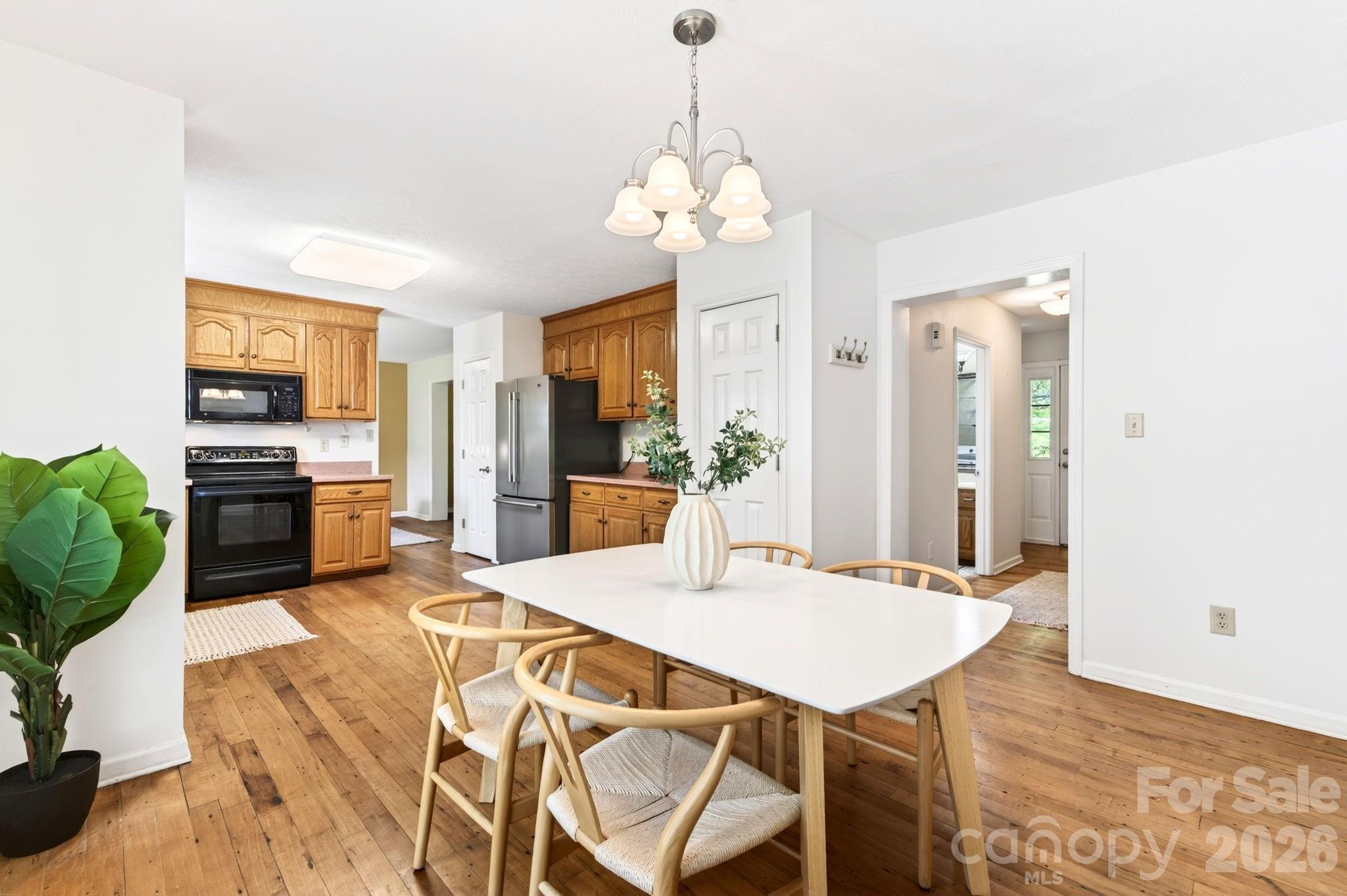 109 Lovers Loop Road Property Photo 3