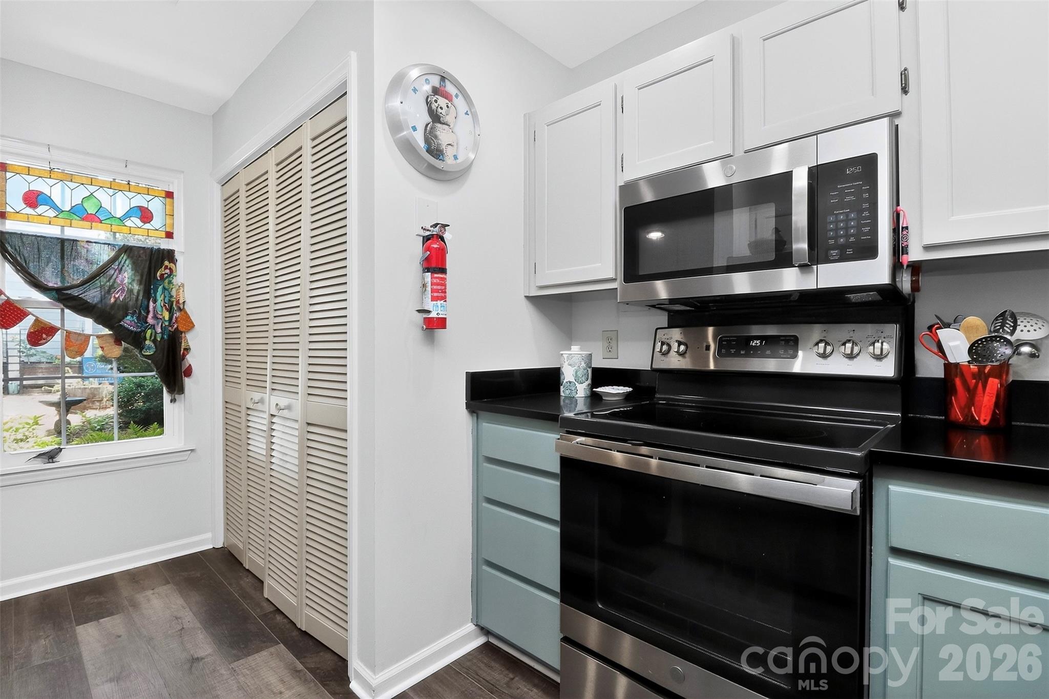 9232 Kings Canyon Drive Property Photo 14