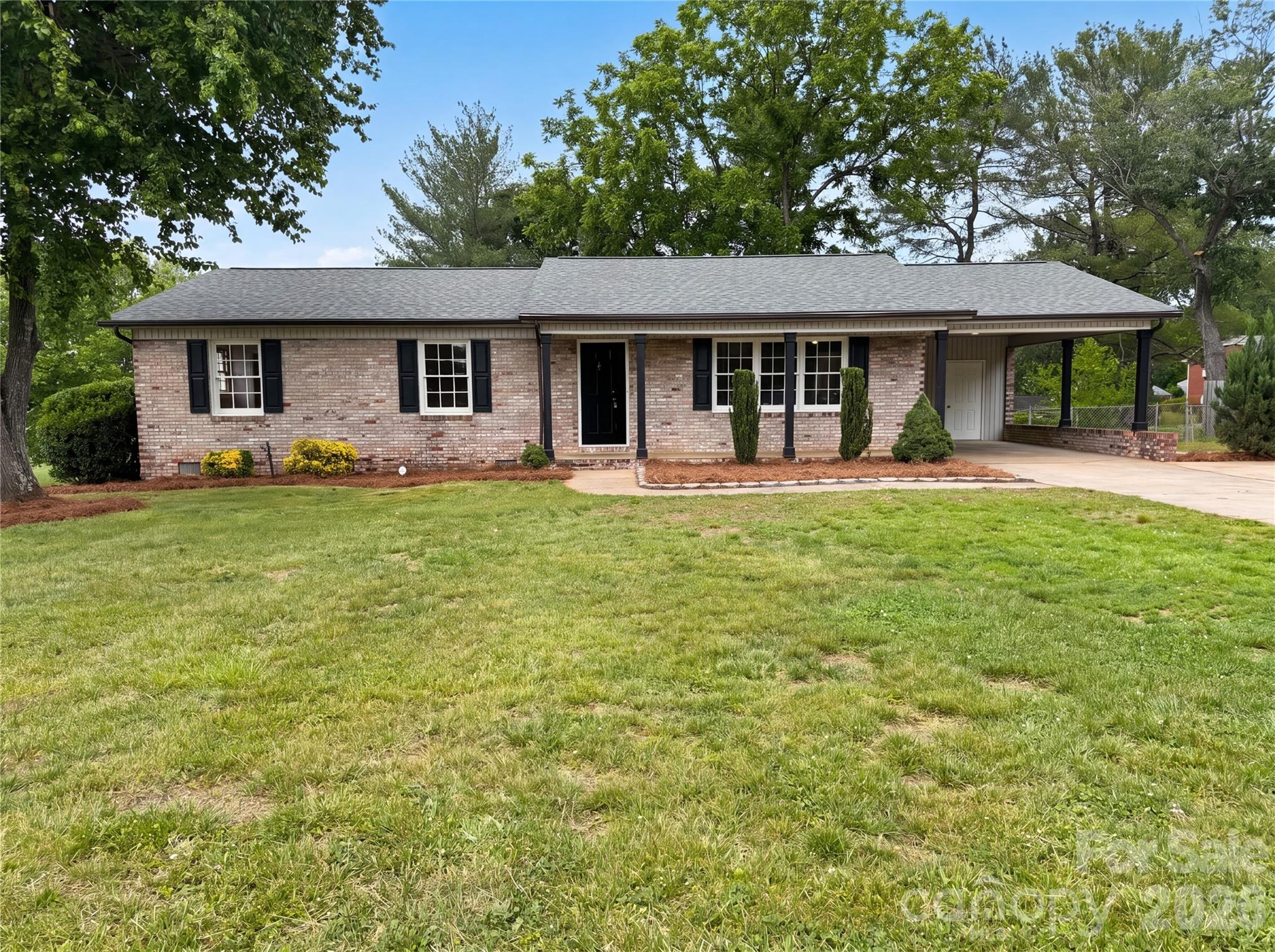 814 Charles Road Property Photo 1