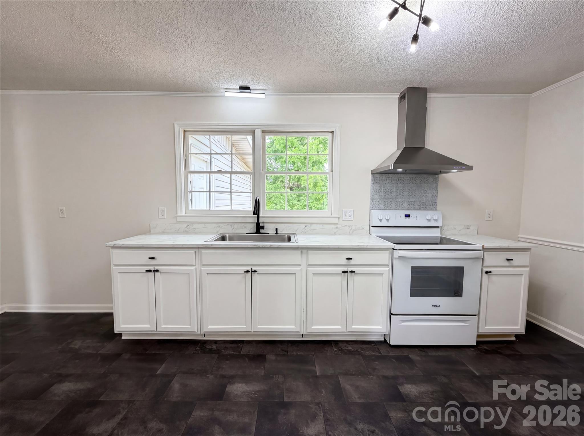 814 Charles Road Property Photo 2