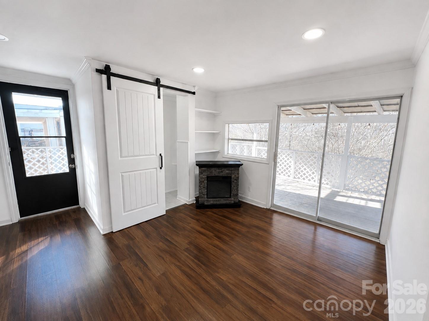 322 Mount View Lane Property Photo 6