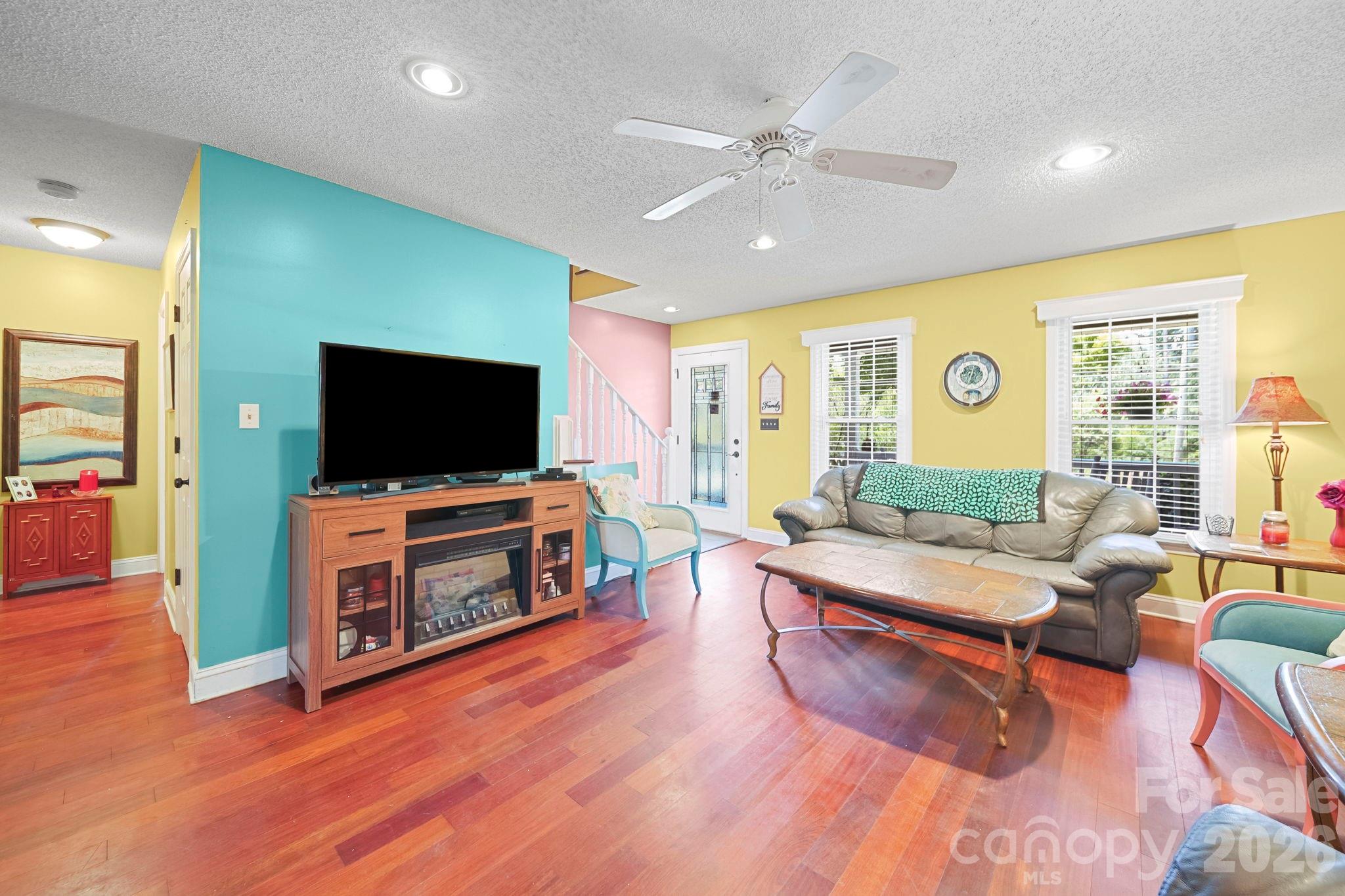7813 Red Robin Trail Property Photo 7