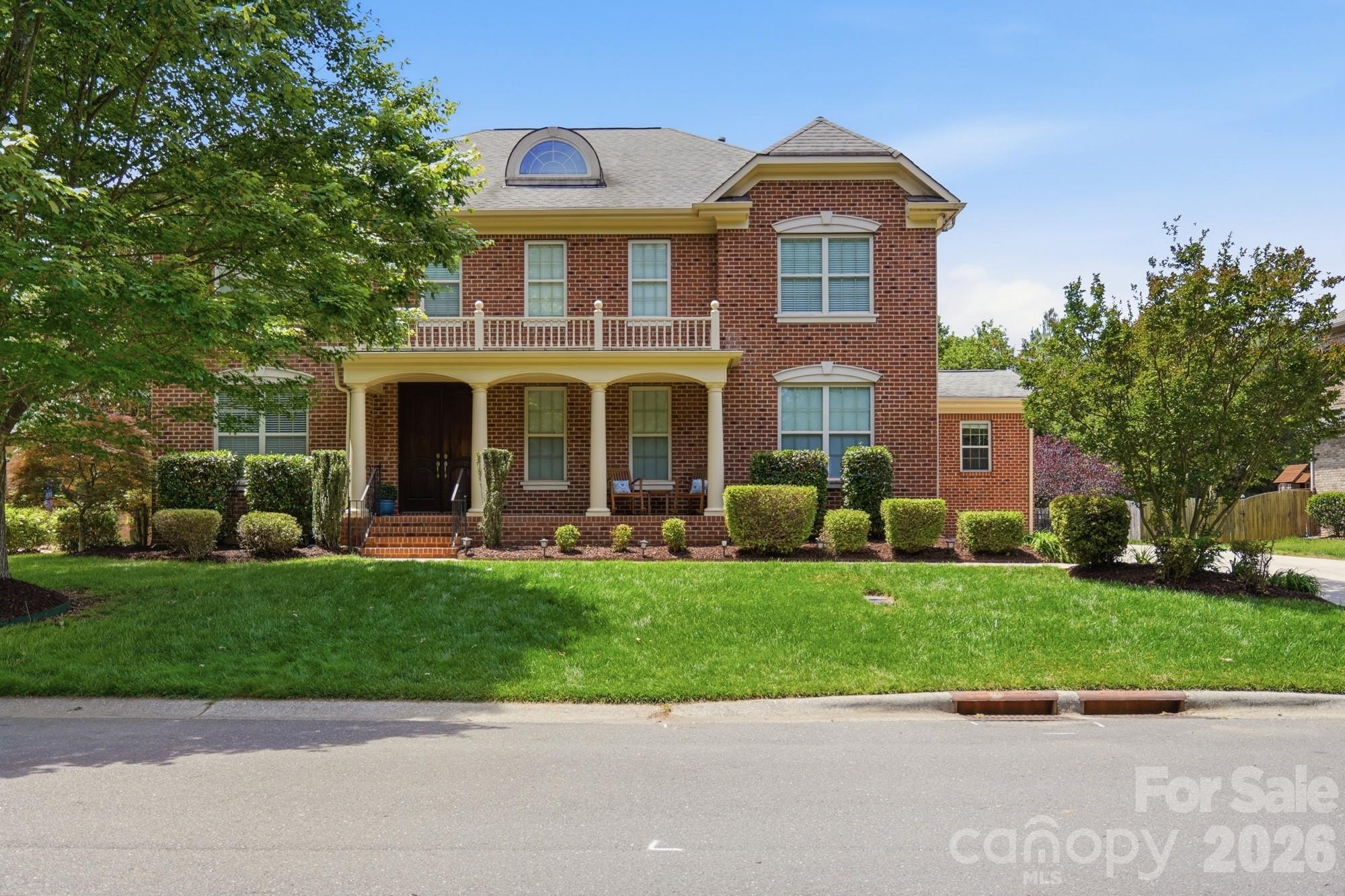3219 Lakehurst Crossing Property Photo 2